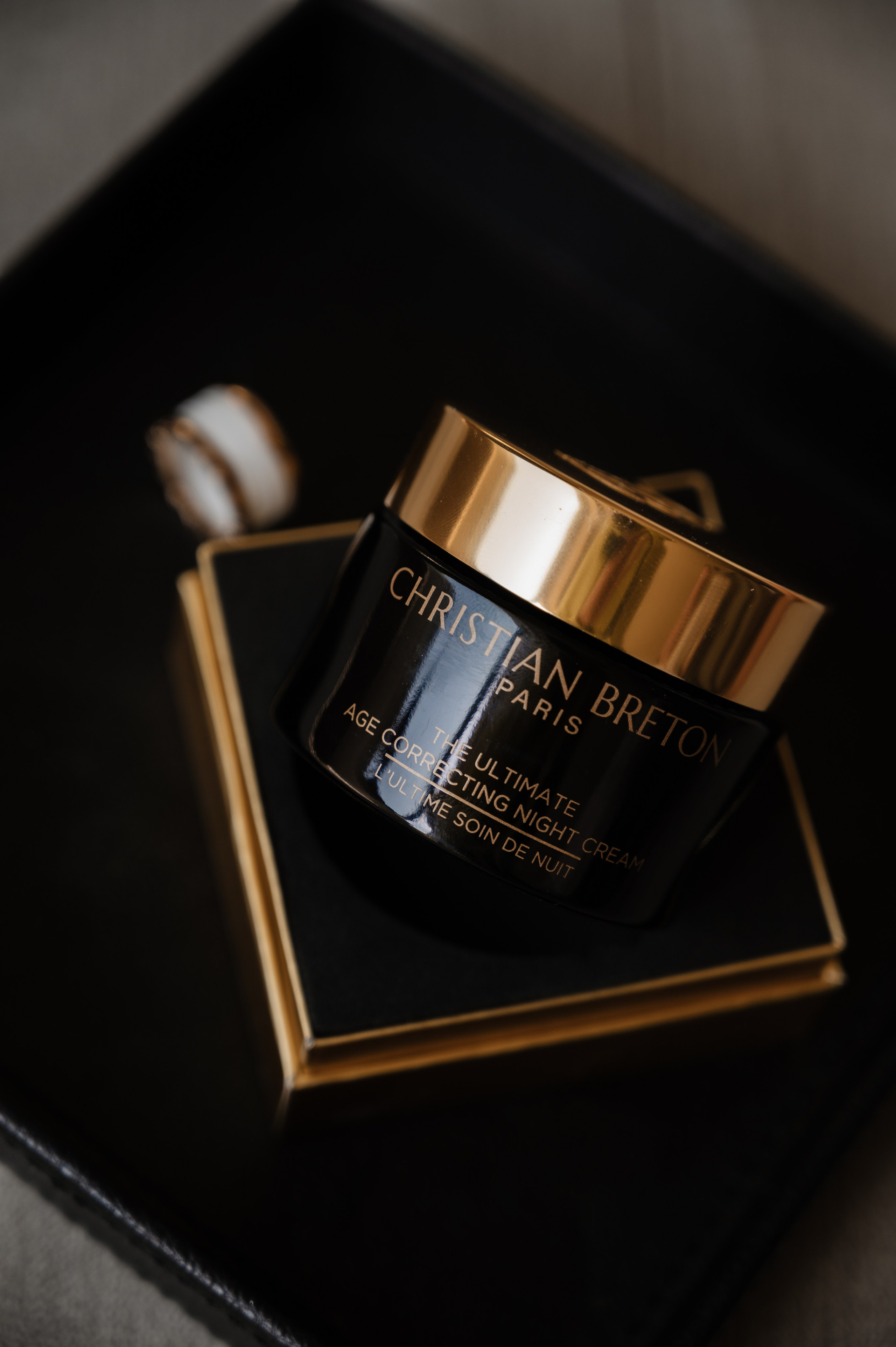 Skin&Care beauty shop. ANNA-MARIA PHOTO CONTENT CREATOR — фотограф, эстет, художник и визуальный эксперт в Instagram, работающий в Праге