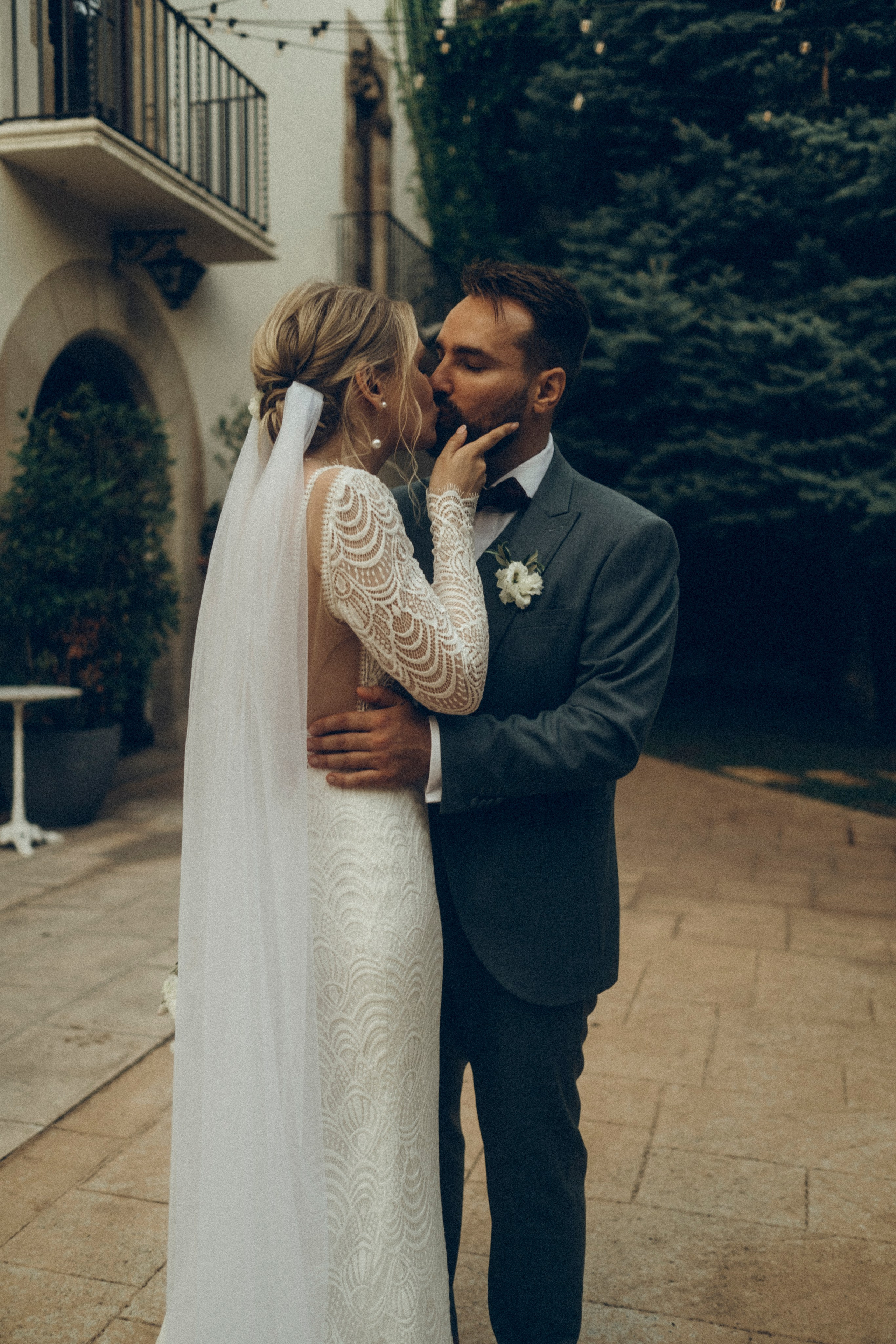 Nadezhda & Dmitry. Masia Mas Coll. Paola wedding photographer / videographer in Barcelona
