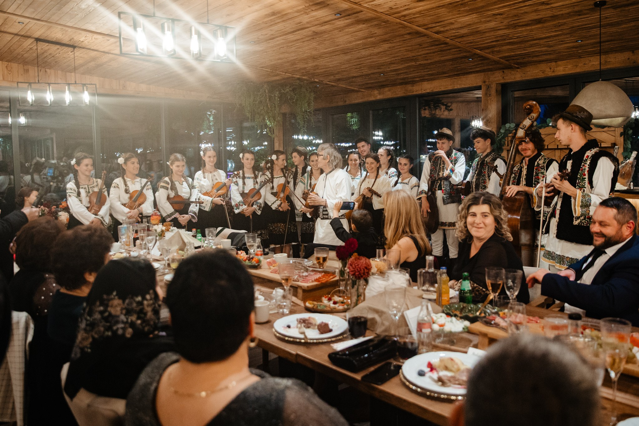 Nunta de Poveste la Sucevița: Cristi și Andreea. Servicii foto-video profesionale, pentru momente de neuitat