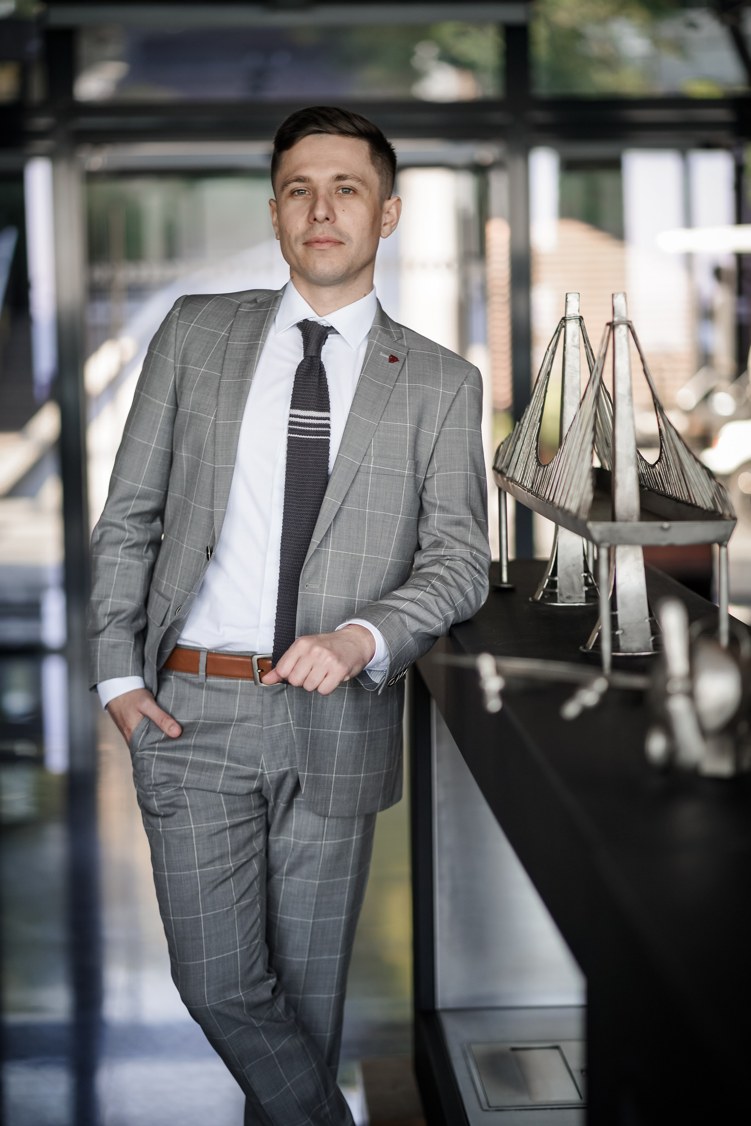 Der Bräutigam. Hochzeits- und Reportagefotograf für München, Regensburg, Deutschland RED LINE Media