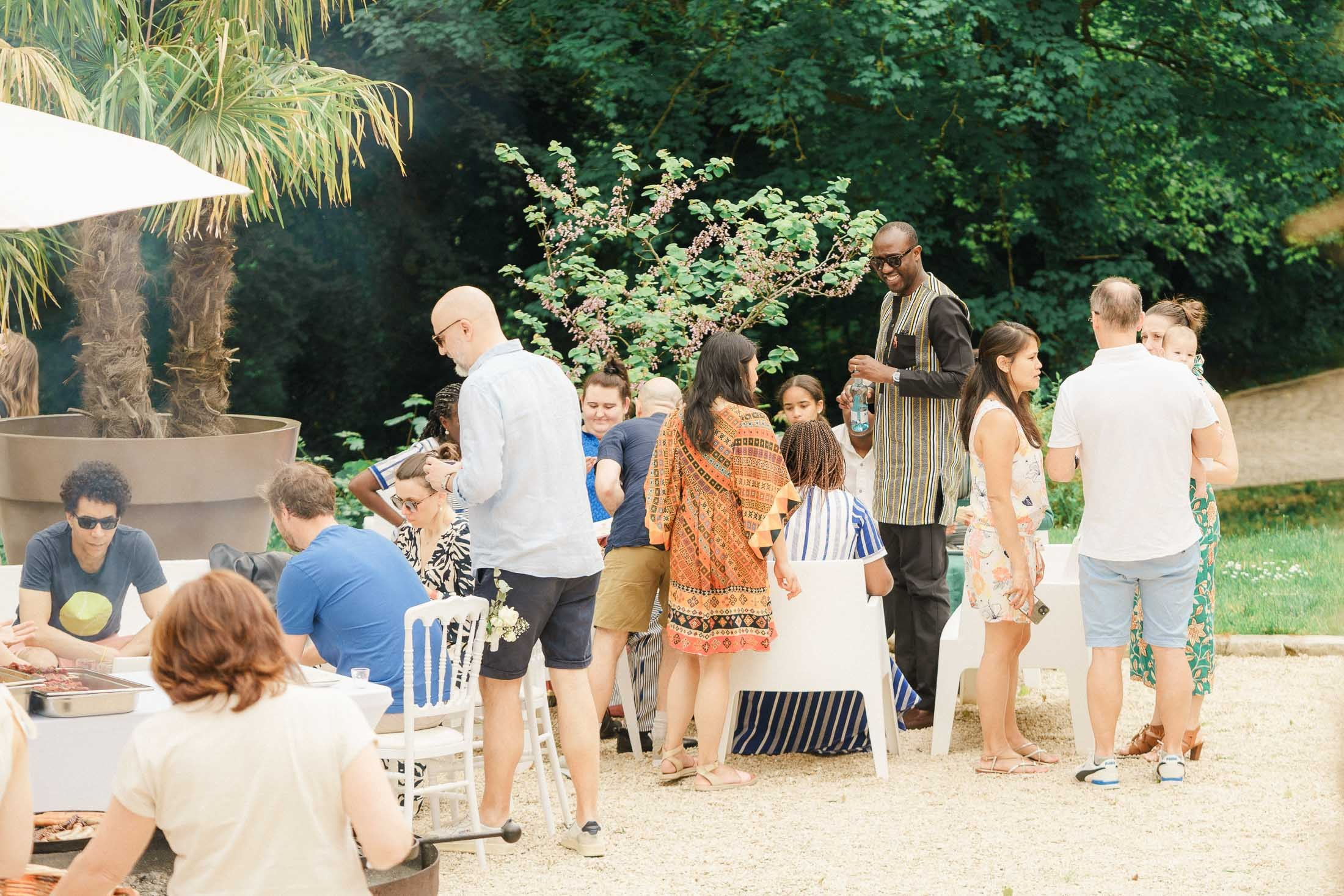 A Relaxed Day-After BBQ Party in France | Destination Wedding Photographer. StudioHappyMoment | Hääkuvaaja Helsinki, tunteikas ja dokumentaarinen kuvaus