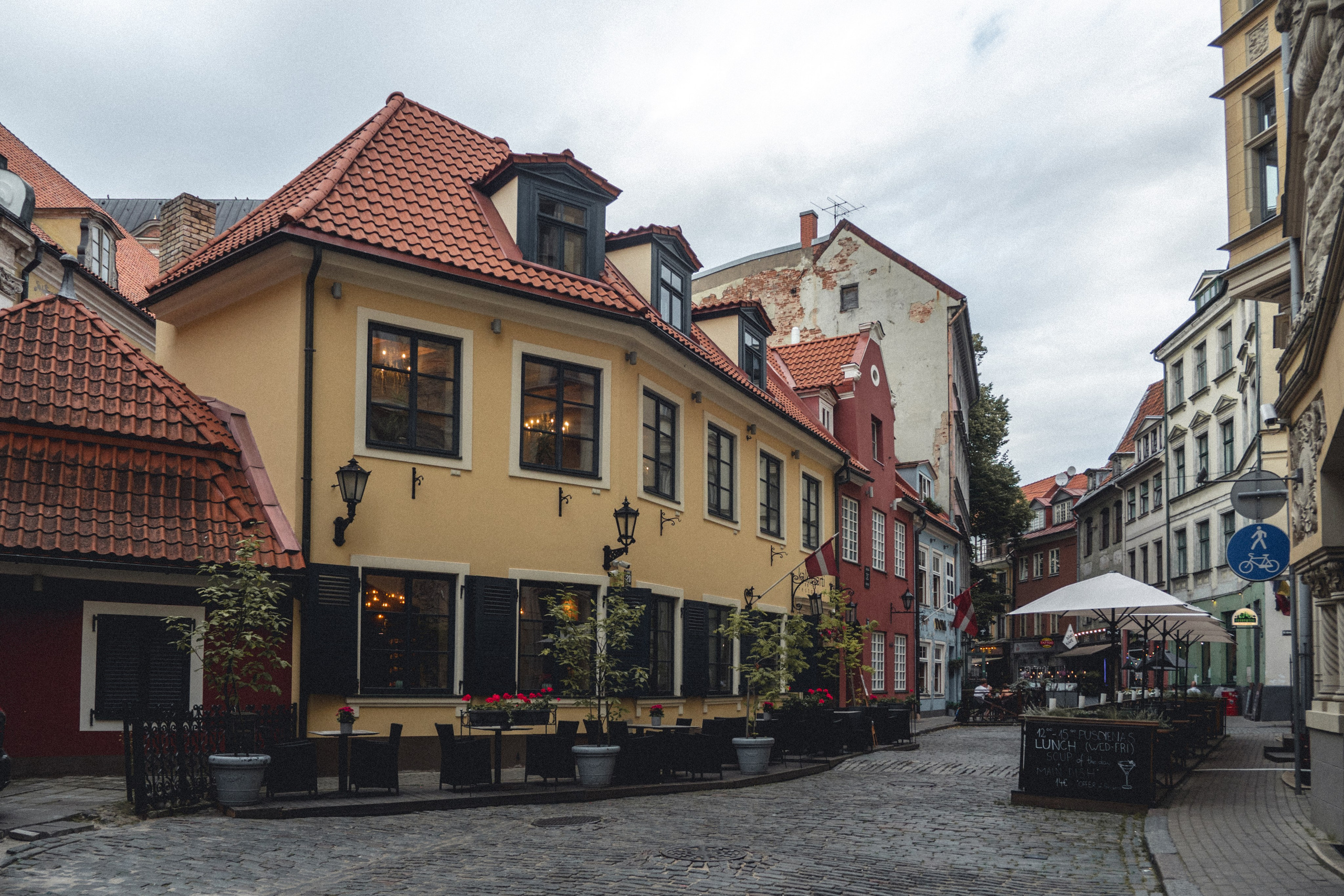 Voyage à Riga. Photographe sur Cote d’Azur. Portraits de familles, couples, enfants, événements