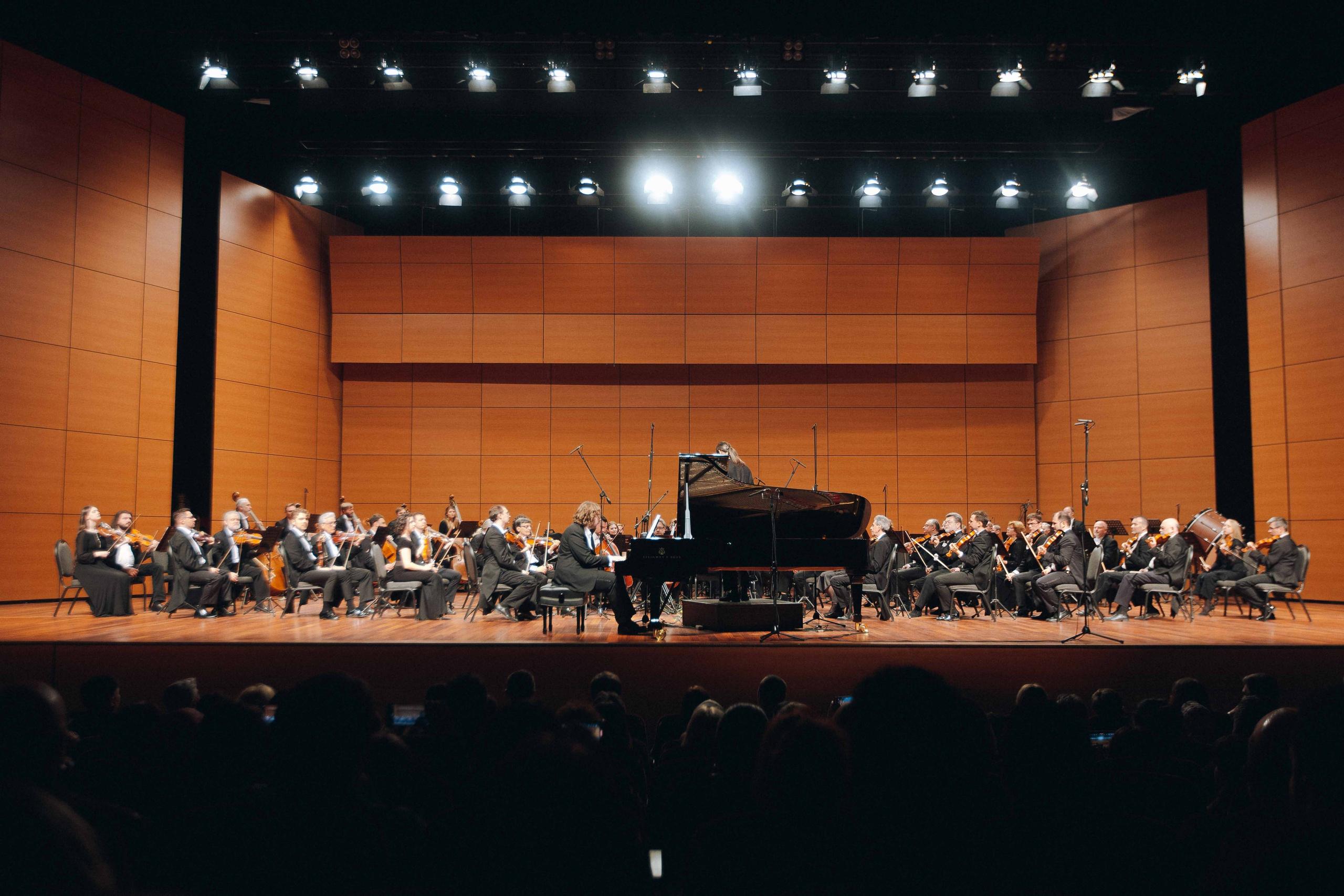 The Tchaikovsky Academic Grand Symphony Orchestra in Istanbul. Wedding&Event photographer Ismail Rzayev in Baku