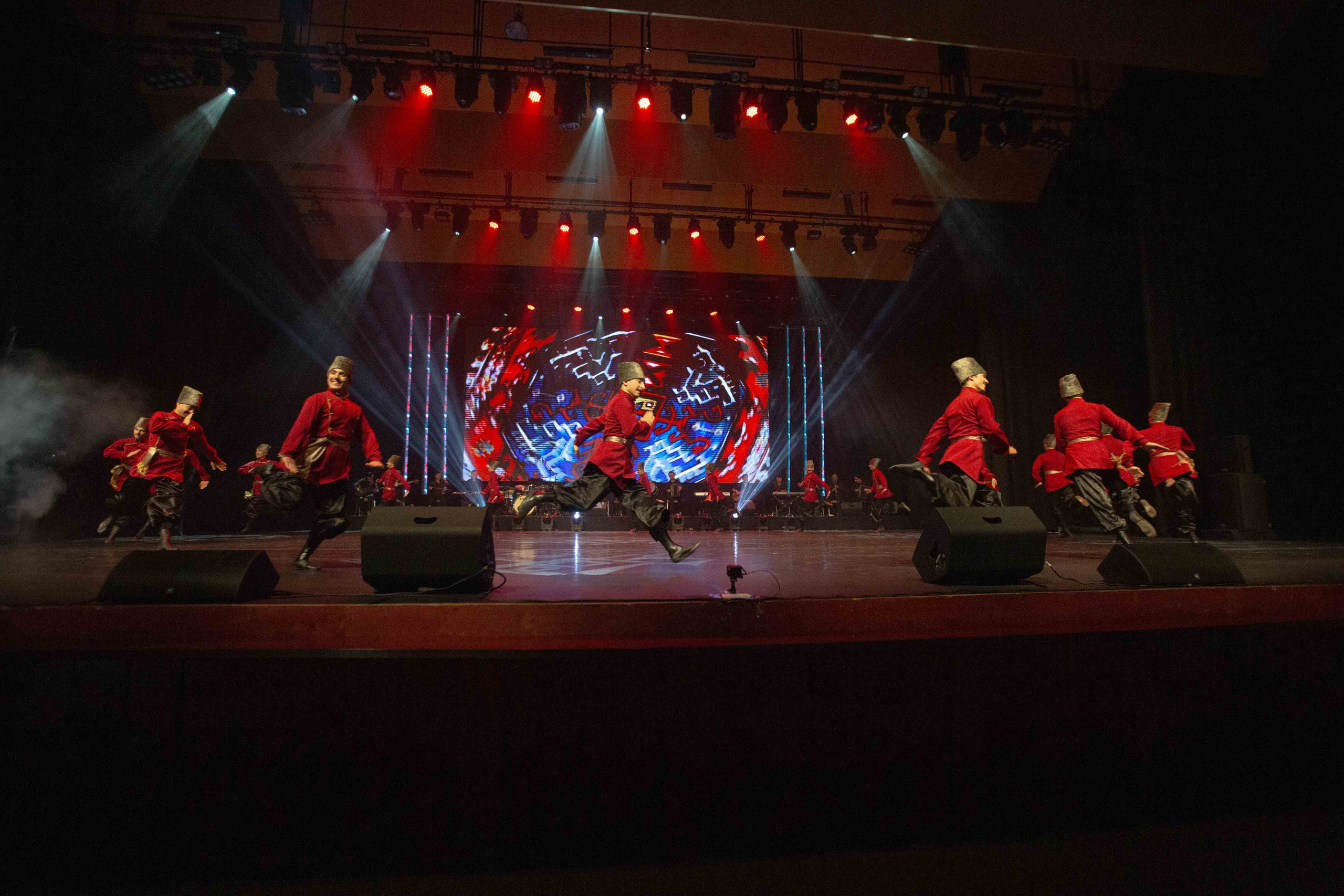 STATE DANCE ENSEMBLE. Wedding&Event photographer Ismail Rzayev in Baku