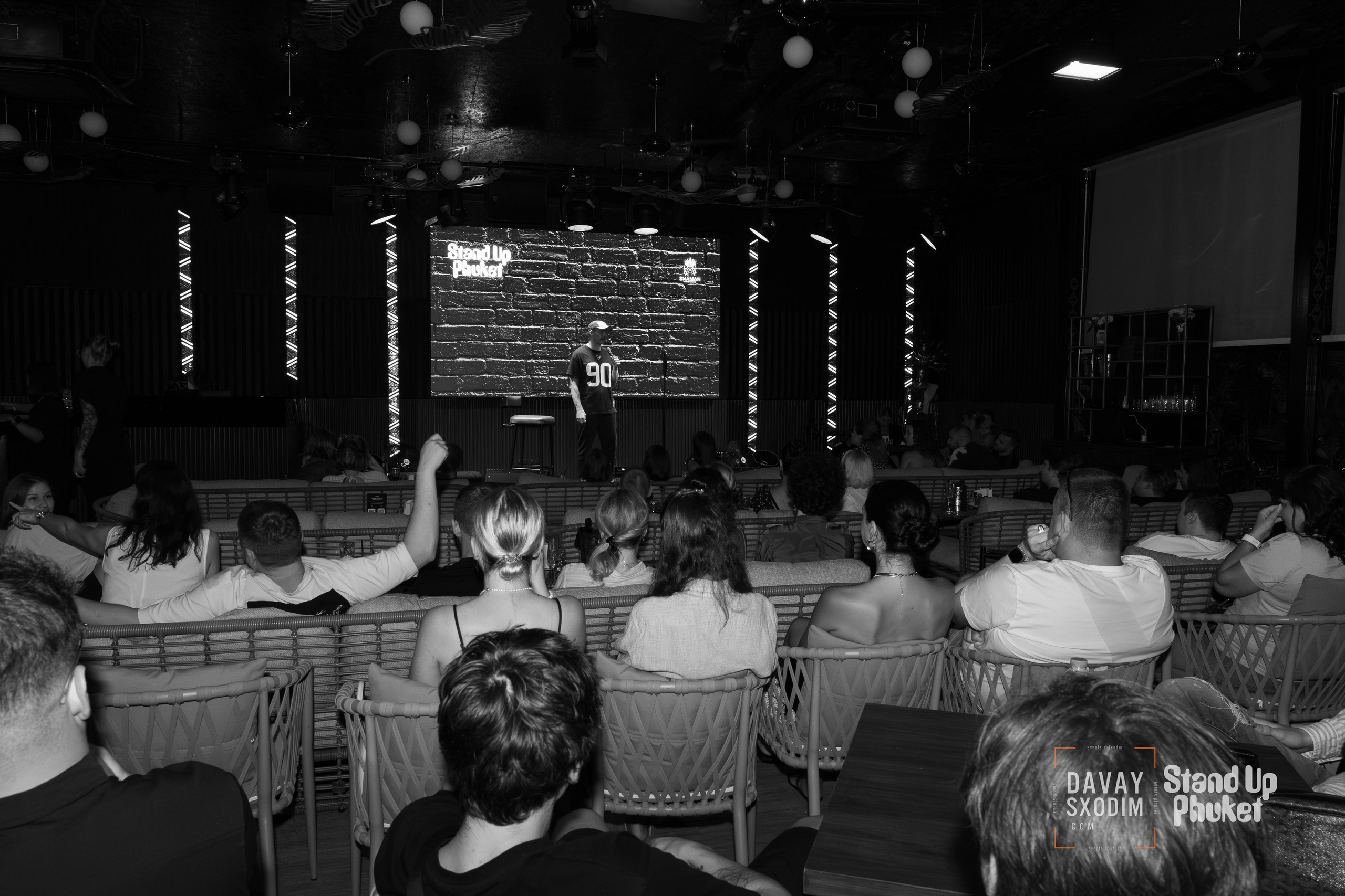 Standup Влада Лапина | Фоторепортаж | Афиша | DAVAYSXODIM.com PHUKET. АФИША|ФОТОРЕПОРТАЖИ|ИВЕНТЫ|ПХУКЕТ