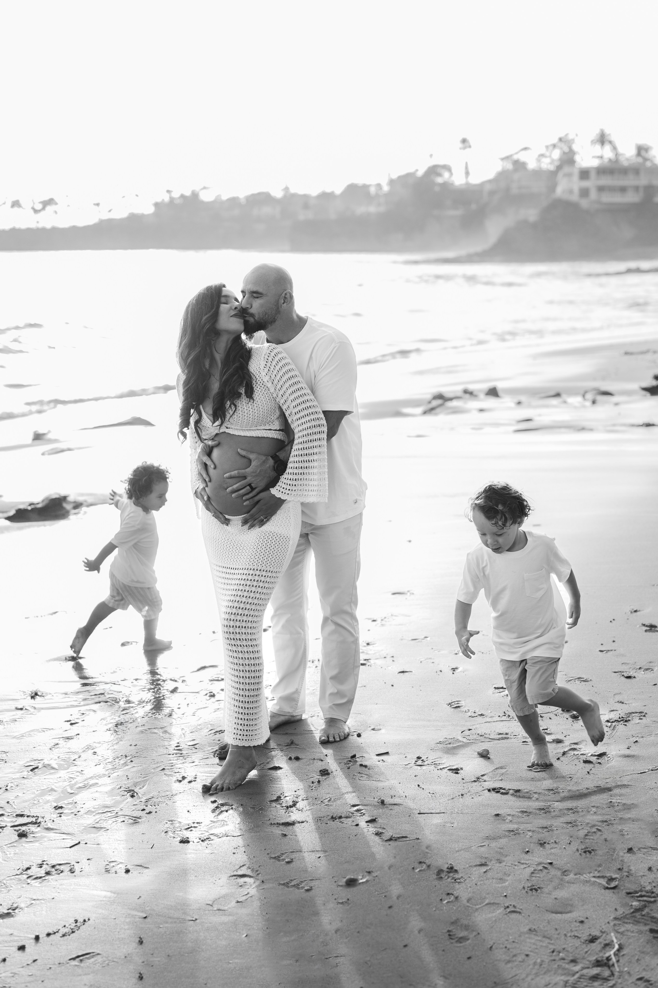 Maternity Photoshoot at Laguna Beach. Wedding Photography & Videography Team in California, Los Angeles, San Francisco, San Diego and Travel