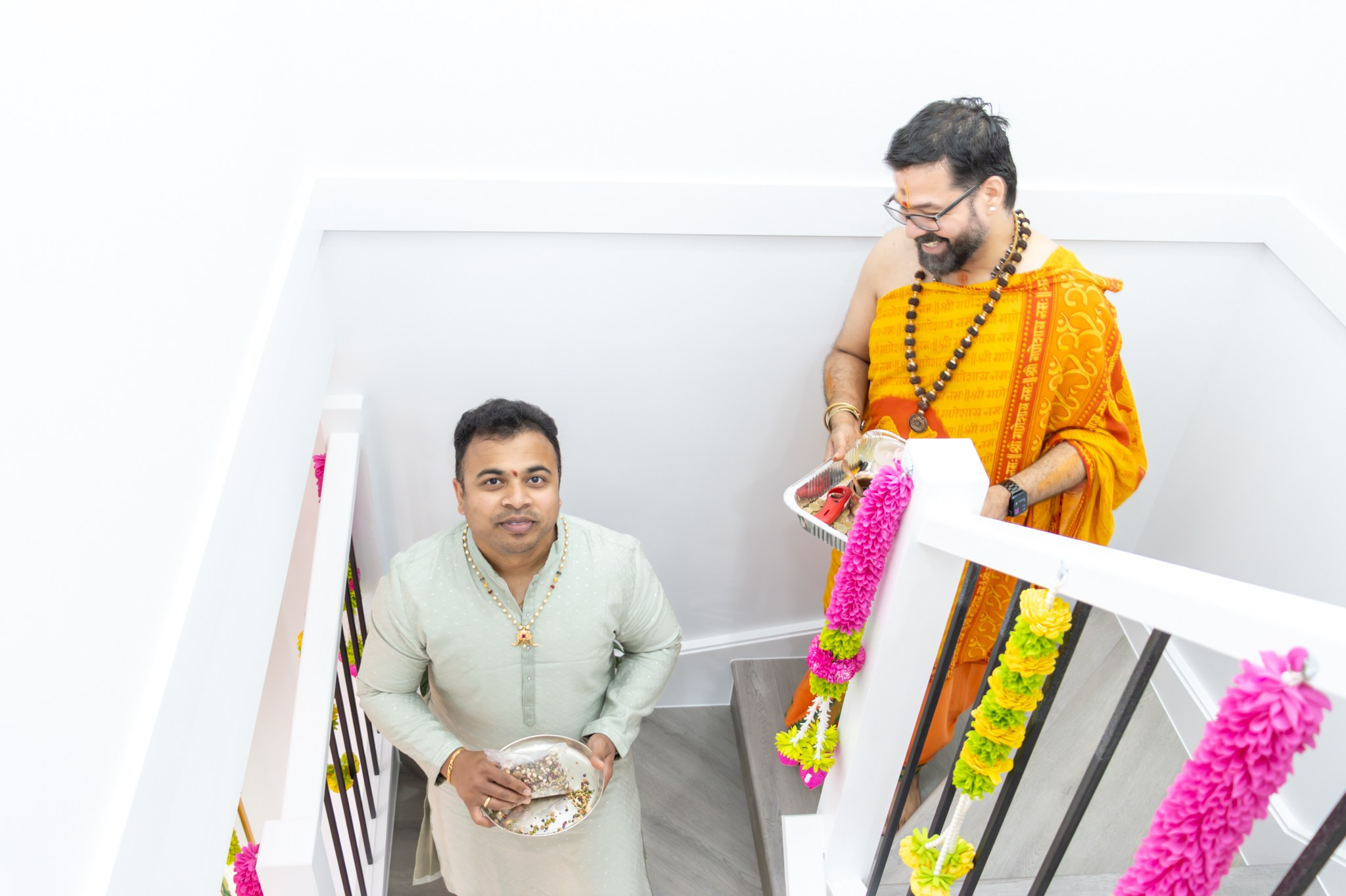 Harish&Sindhu. MHCreative is family-oriented photographer based in SYDNEY