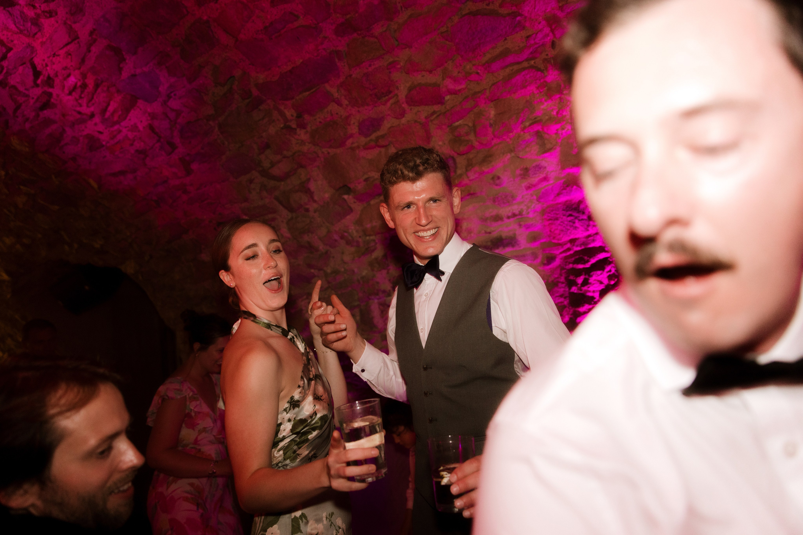 PJ & Yonna. Hotel Castell d’Emporda. Paola fotógrafo / videografo de bodas en Barcelona