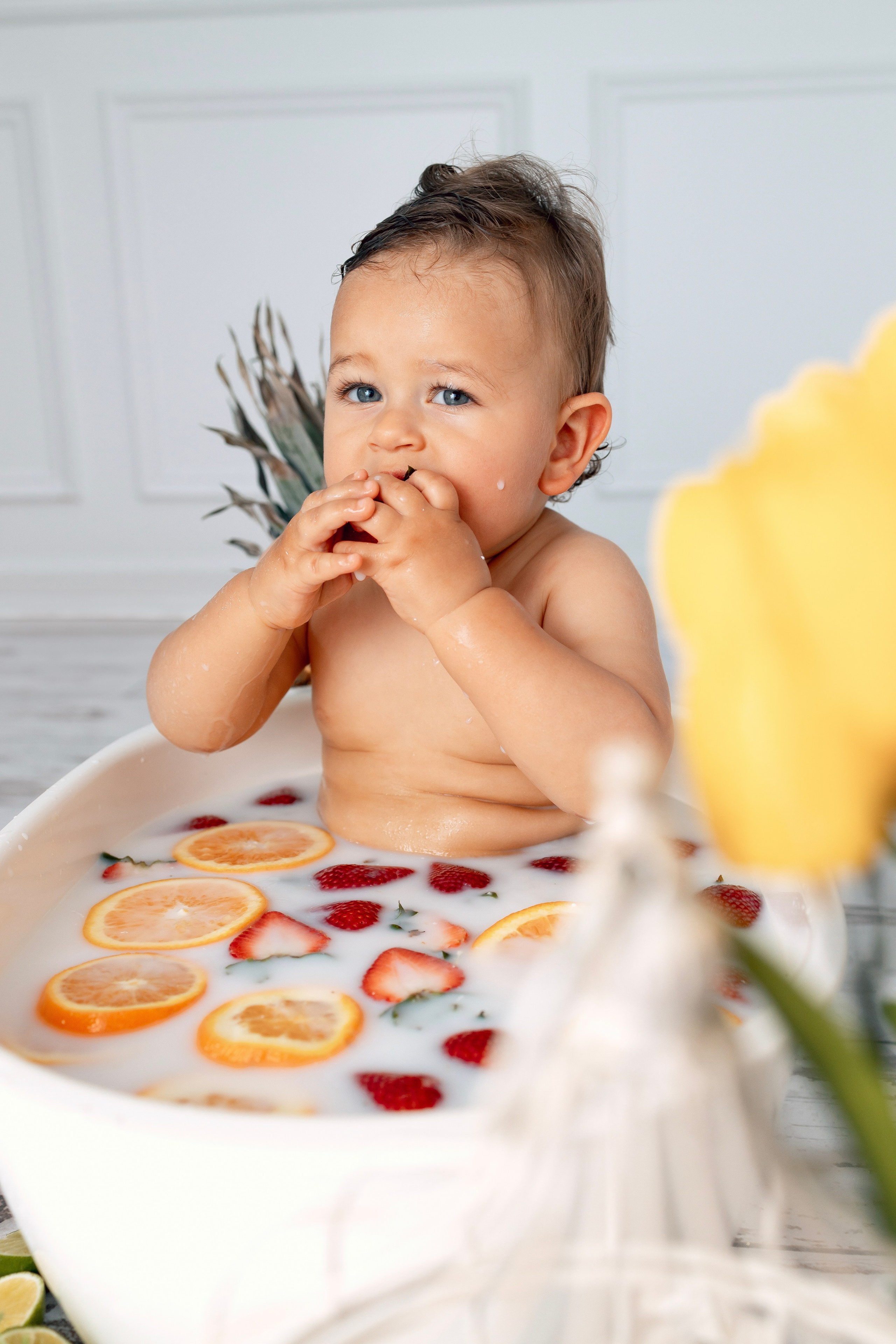 Milk bath. Anaeliseevaphoto.com