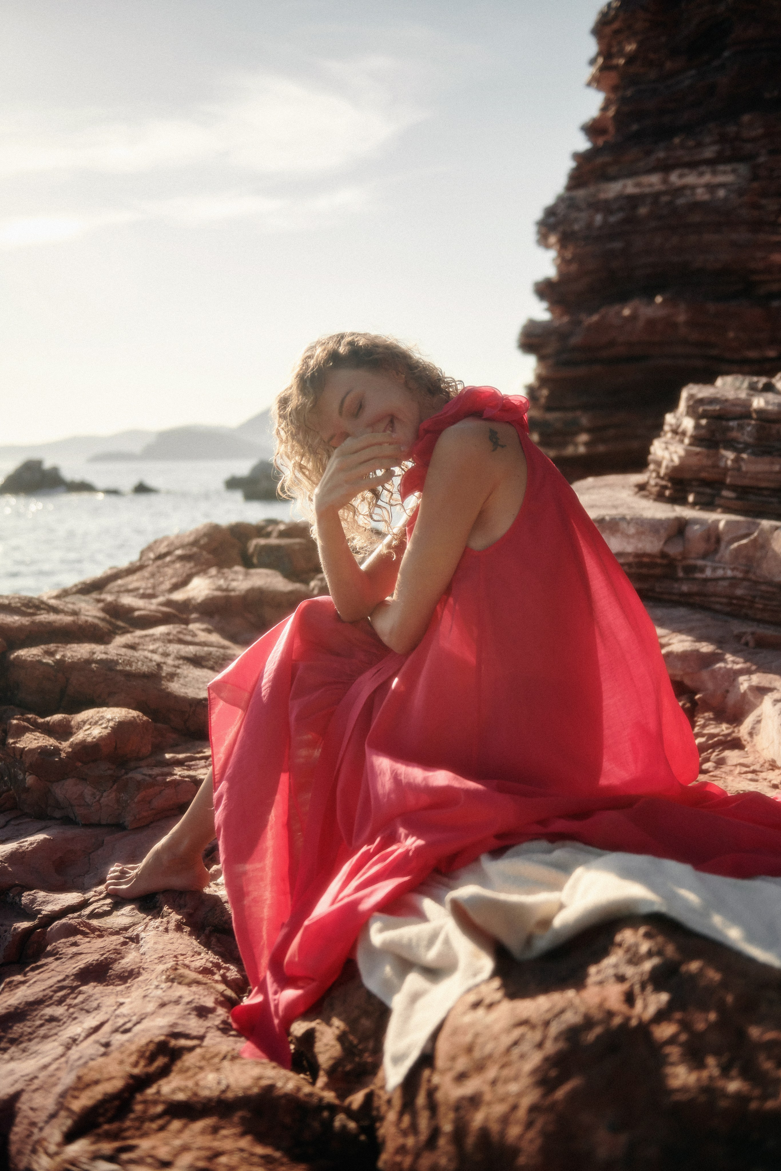 Anastasia. Minimalist brand photographer & videographer | Raw sincerity. Pure Form