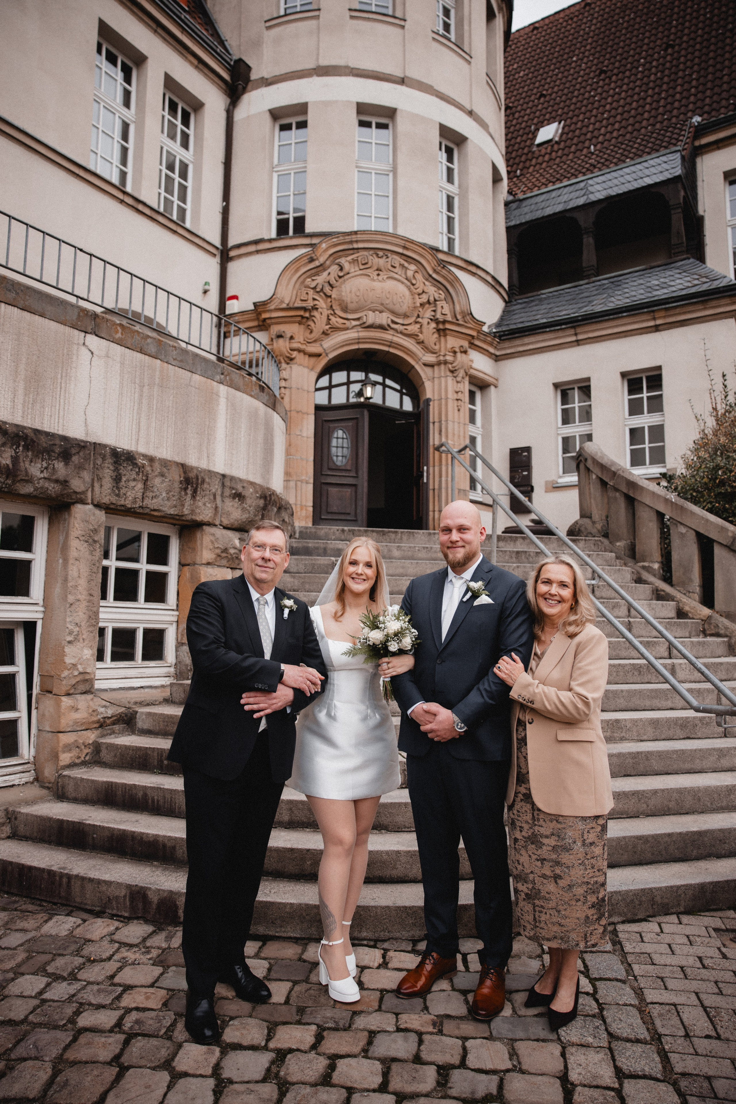 Louisa & Niklas | Schlosshotel Hugenpoet. Photographer in Bochum Dolia Halyna