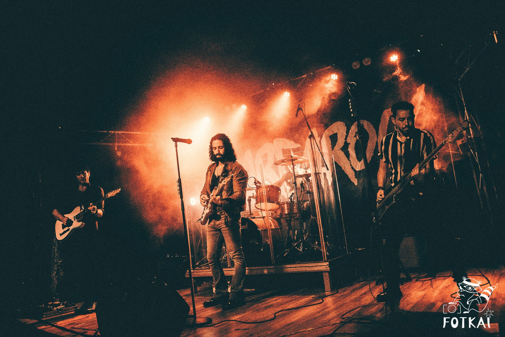 DENISDENIS — reportaje fotográfico del concierto en la Sala Marearock (Alicante) | FOTKAI