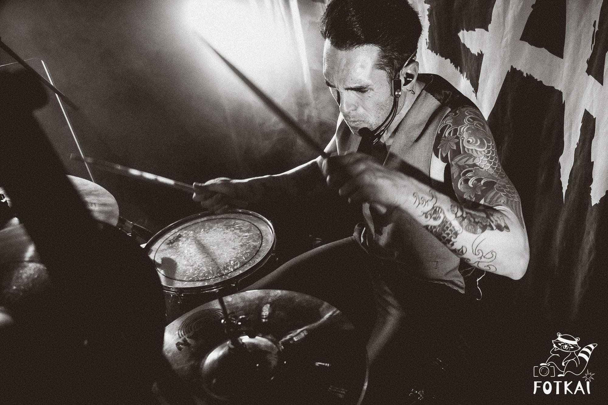 DENISDENIS — reportaje fotográfico del concierto en la Sala Marearock (Alicante) | FOTKAI