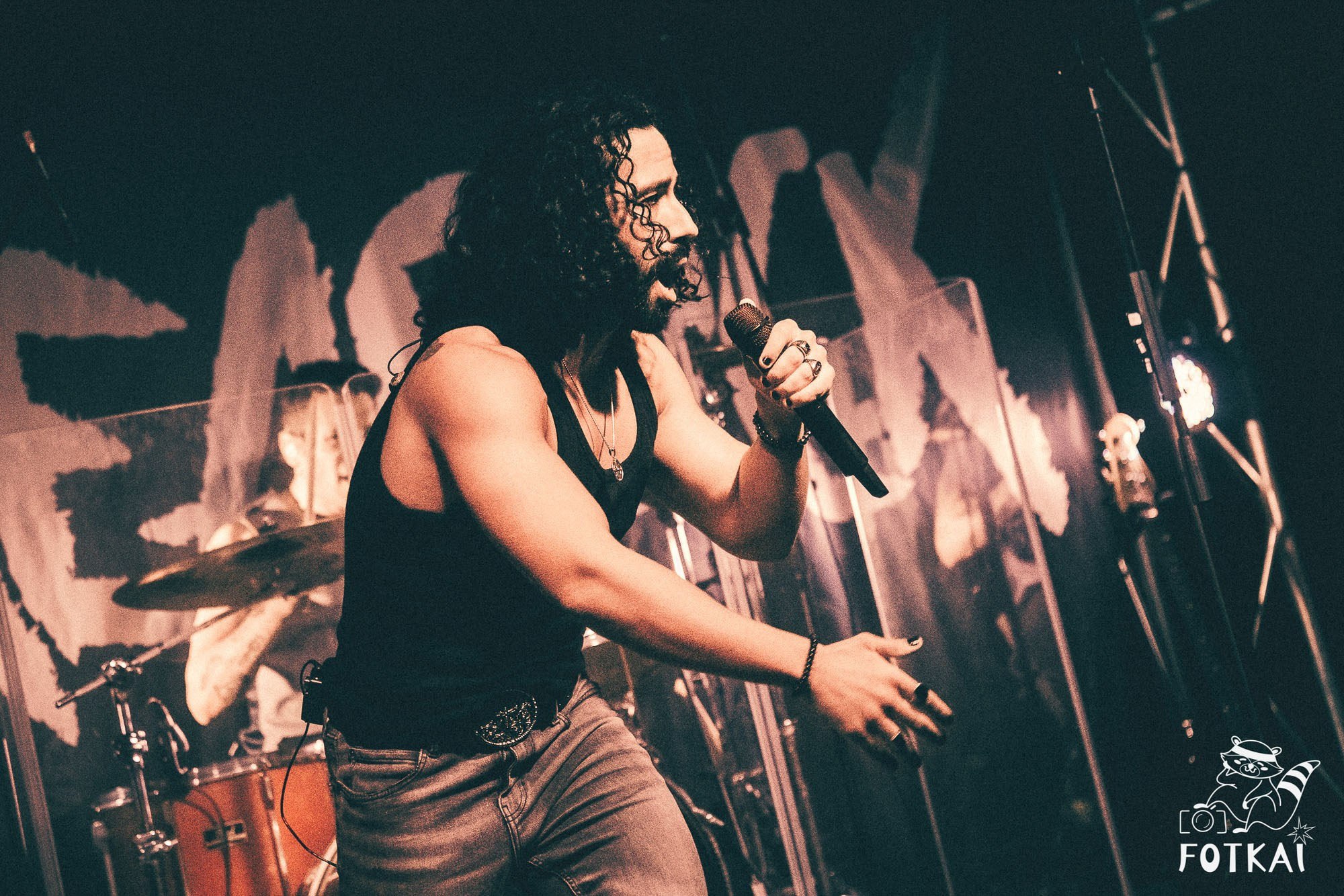 DENISDENIS — reportaje fotográfico del concierto en la Sala Marearock (Alicante) | FOTKAI