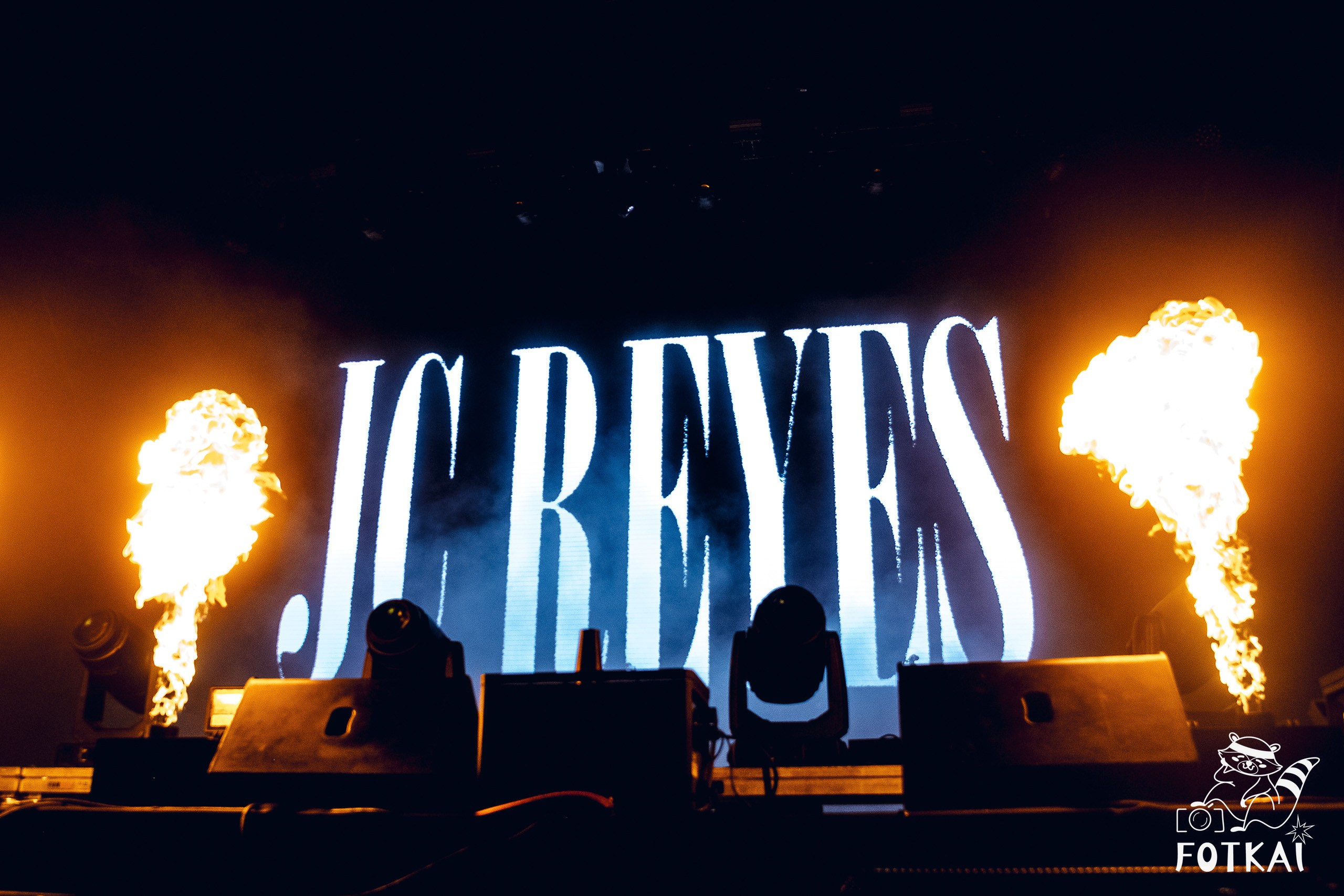 JC Reyes at Brilla Torrevieja Festival — Live Concert Photos in Torrevieja, Spain, 2026 | FOTKAI