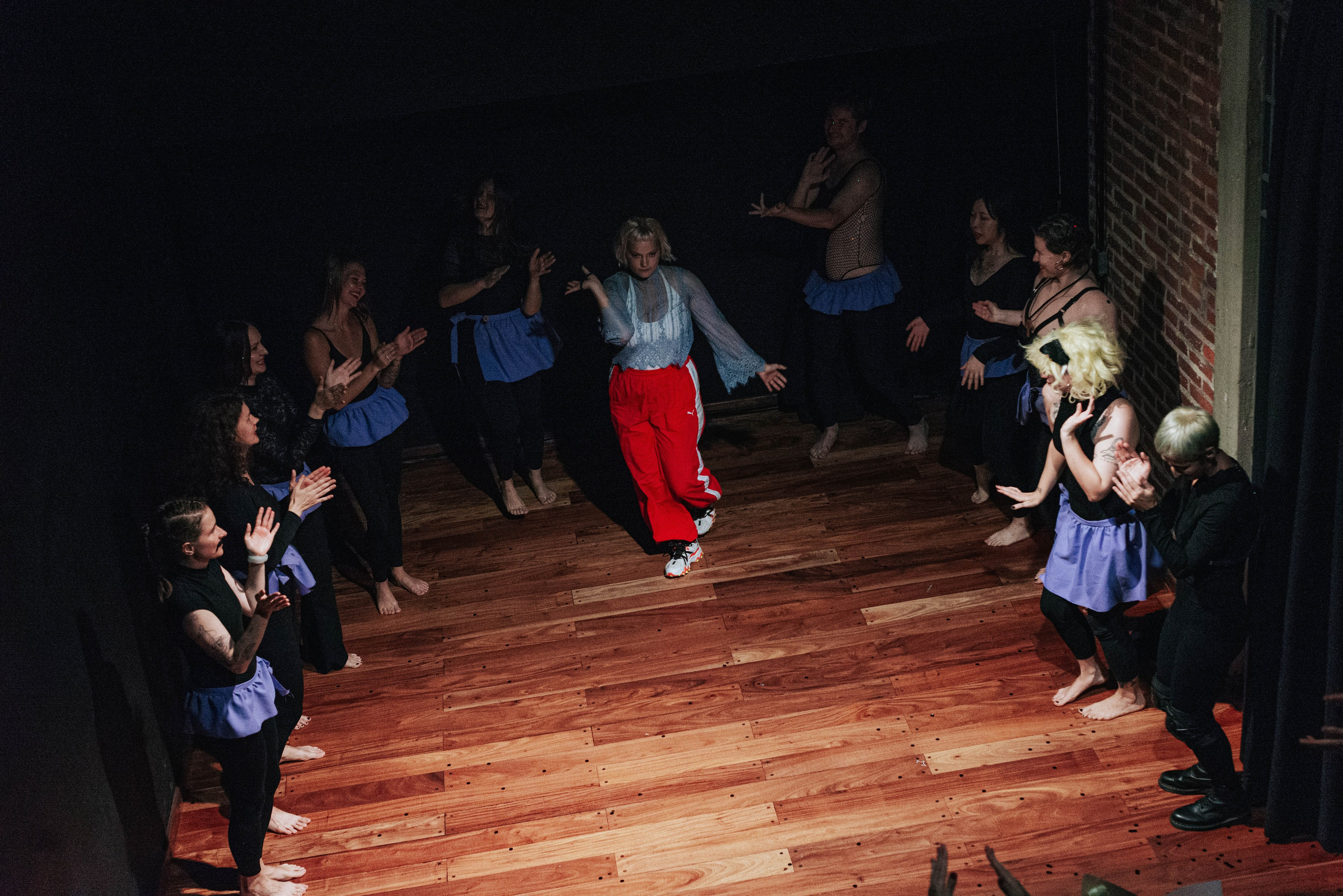 Анонс. Полковник и птицы. Фотограф @elmirkami в городе Буэнос-Айрес