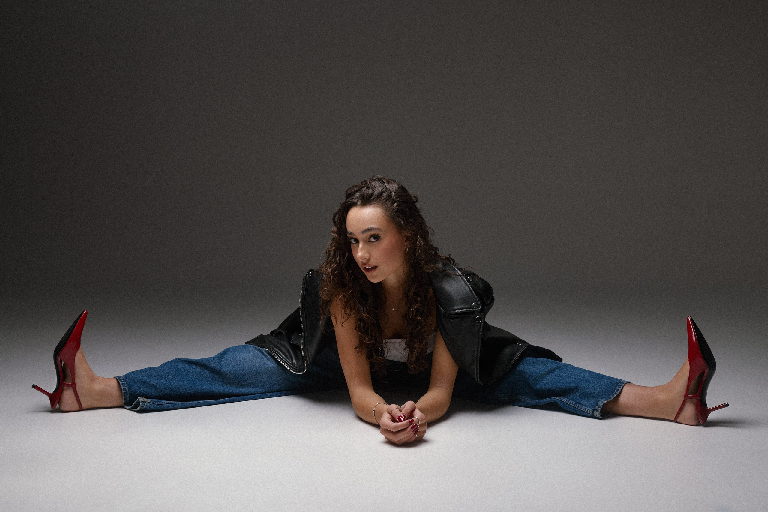 PORTFOLO. Profesionalus fotografas Vilniuje. Asmeninės ir šeimos fotosesijos, vestuvių, krikštynų bei renginių fotografavimas, produktų fotografija