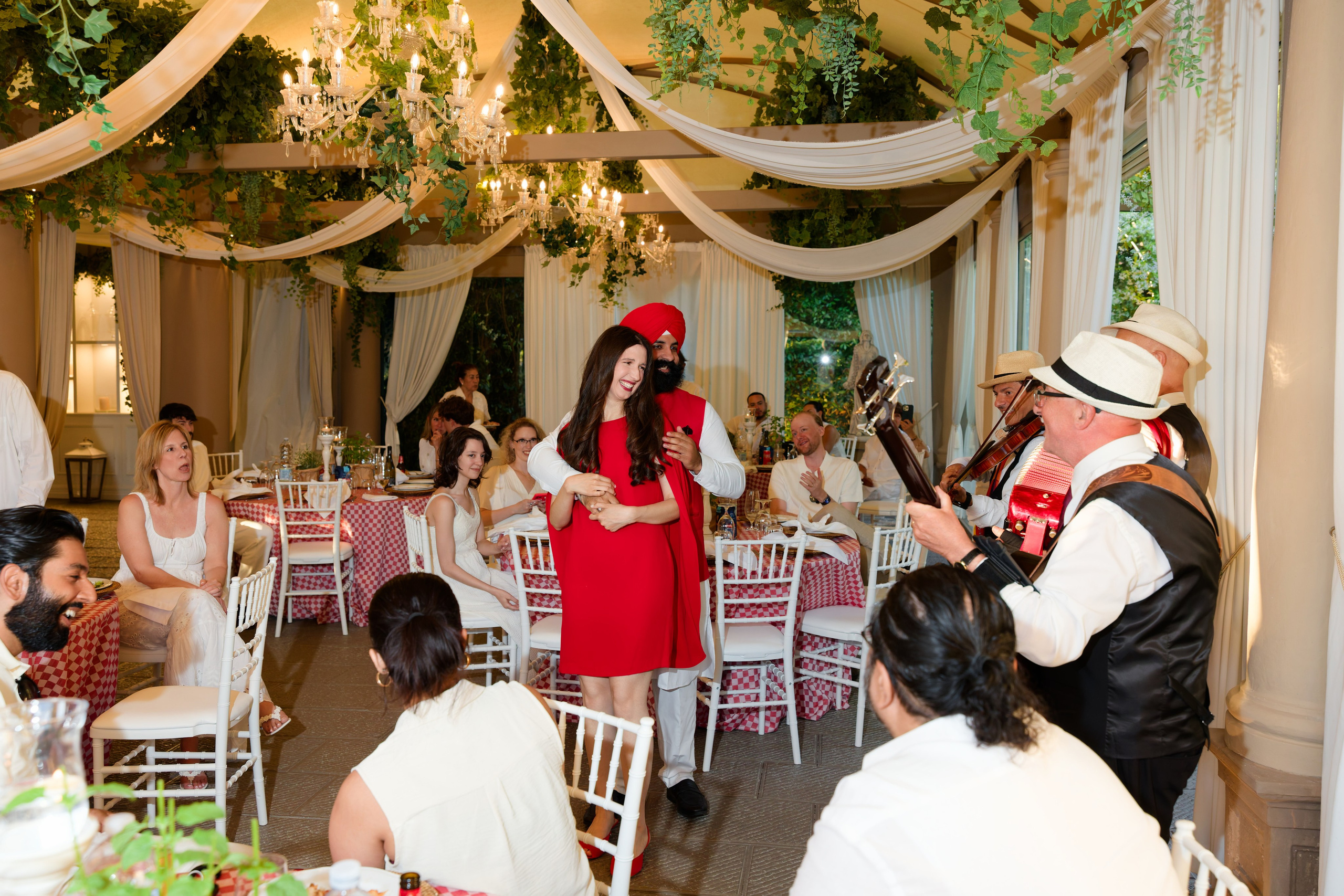 Pizza Party at Tenuta Massini, Florence, Italy. Destination Wedding Photographer — Nikita Burtsev
