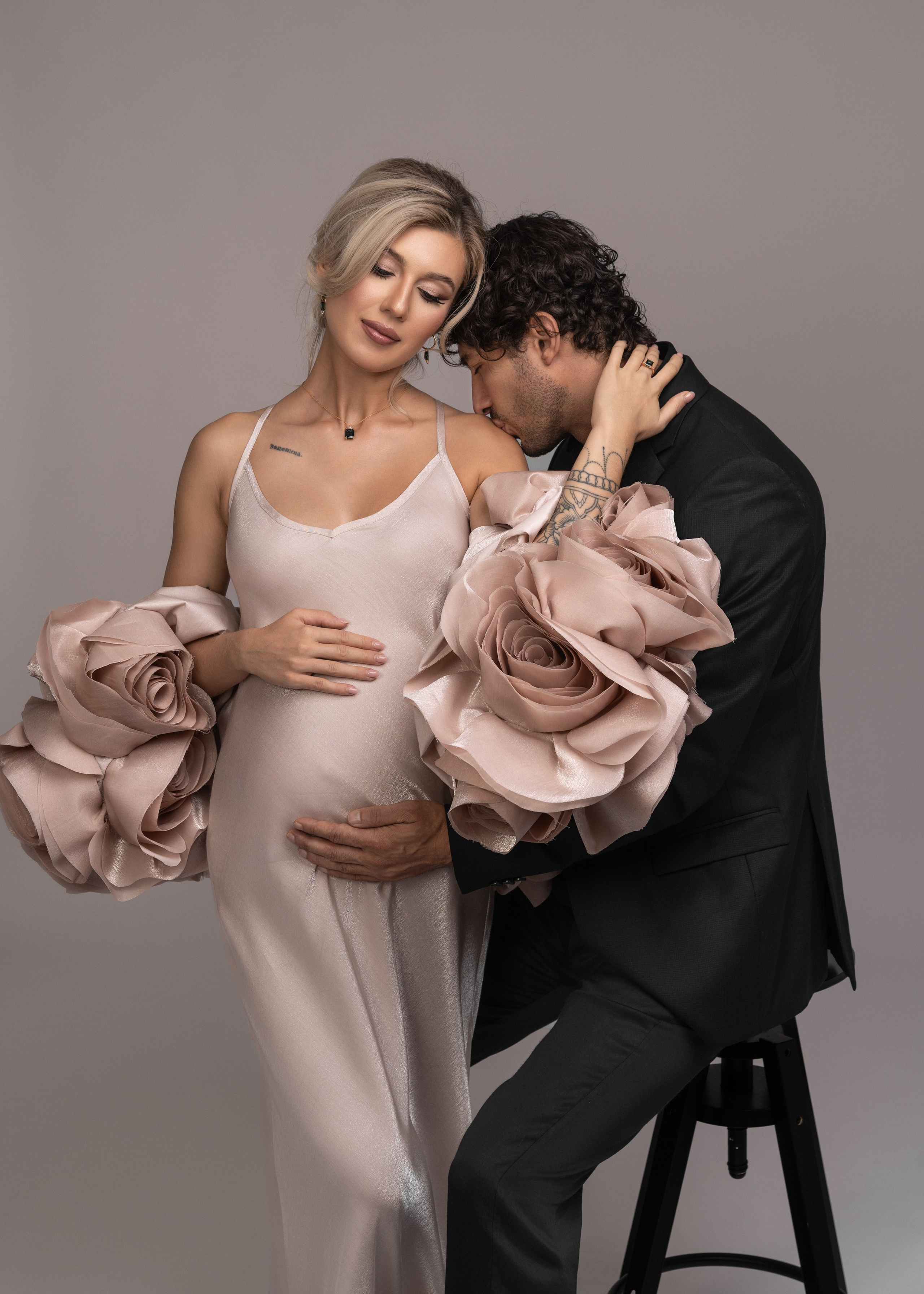 Babybauch Fotoshooting. Anna, Fotografin aus Wien, Österreich. Ich fotografiere in folgenden Genres: Babybauch-, Familien-, Mode- und Weihnachtsfotografie