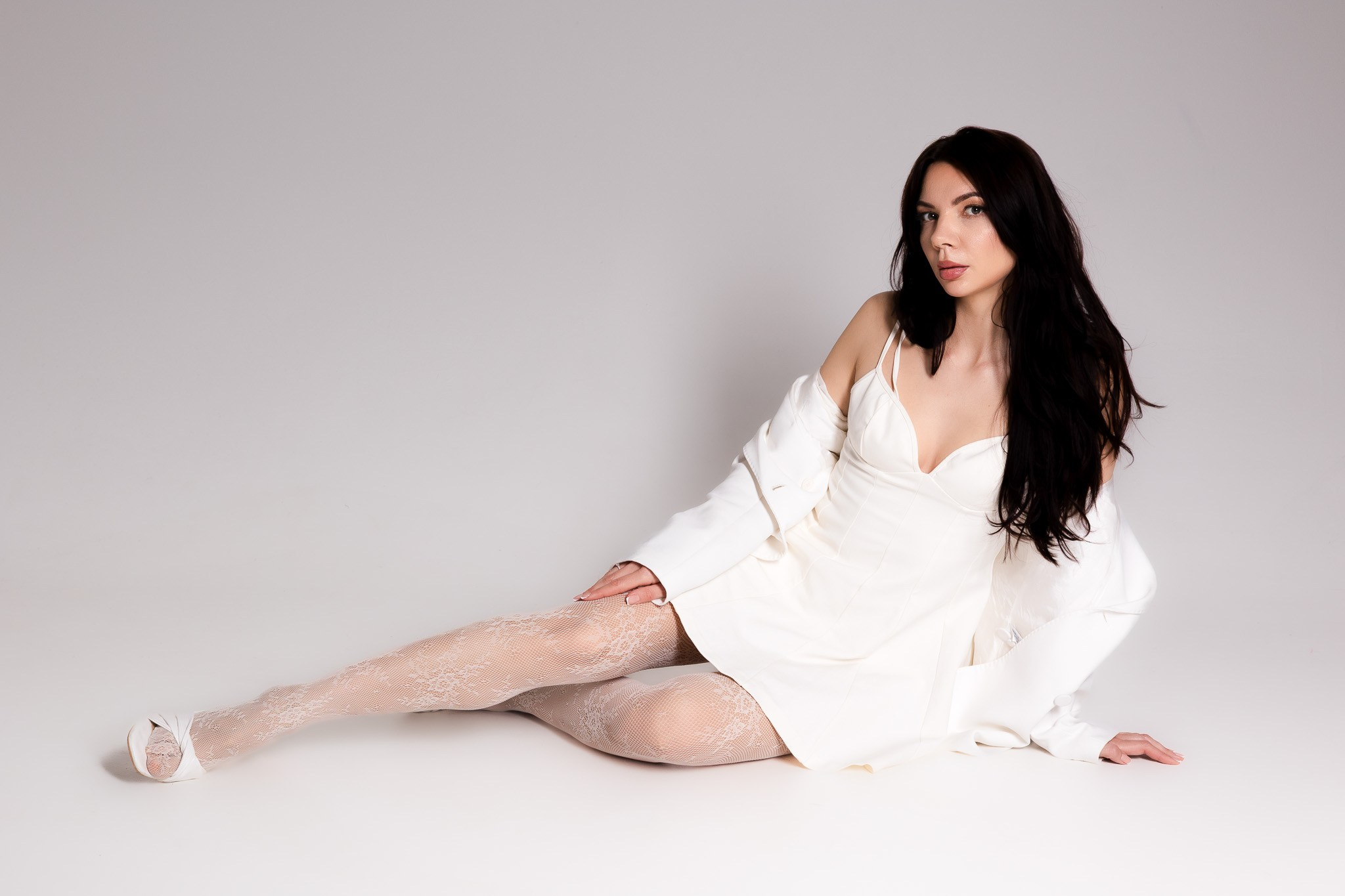 Portretu fotosesijas sievietēm. Portretu fotosesija Rīgā| Biznesa portretu foto | Korporatīvās un darbinieku fotosesijas | Pasākumu fotogrāfs | Produktu fotogrāfs