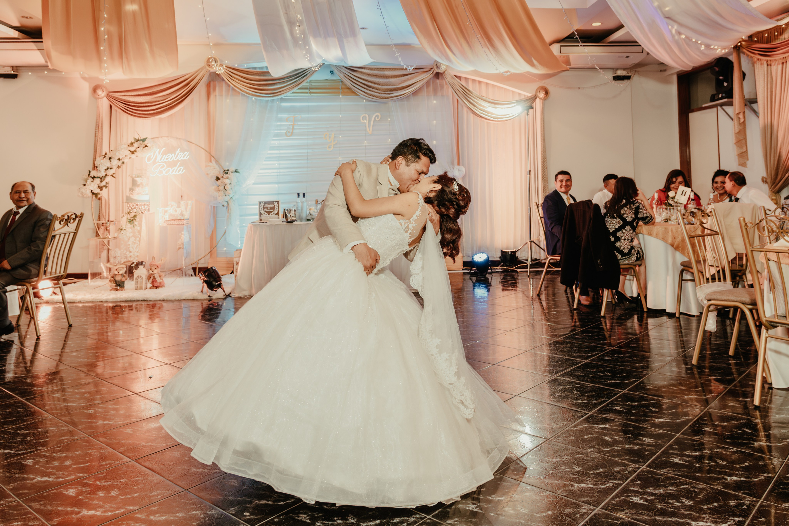 VANESSA + FRANKLIN BODA RELIGIOSA. Studio KVTA | Fotografía y Video de Bodas en Arequipa