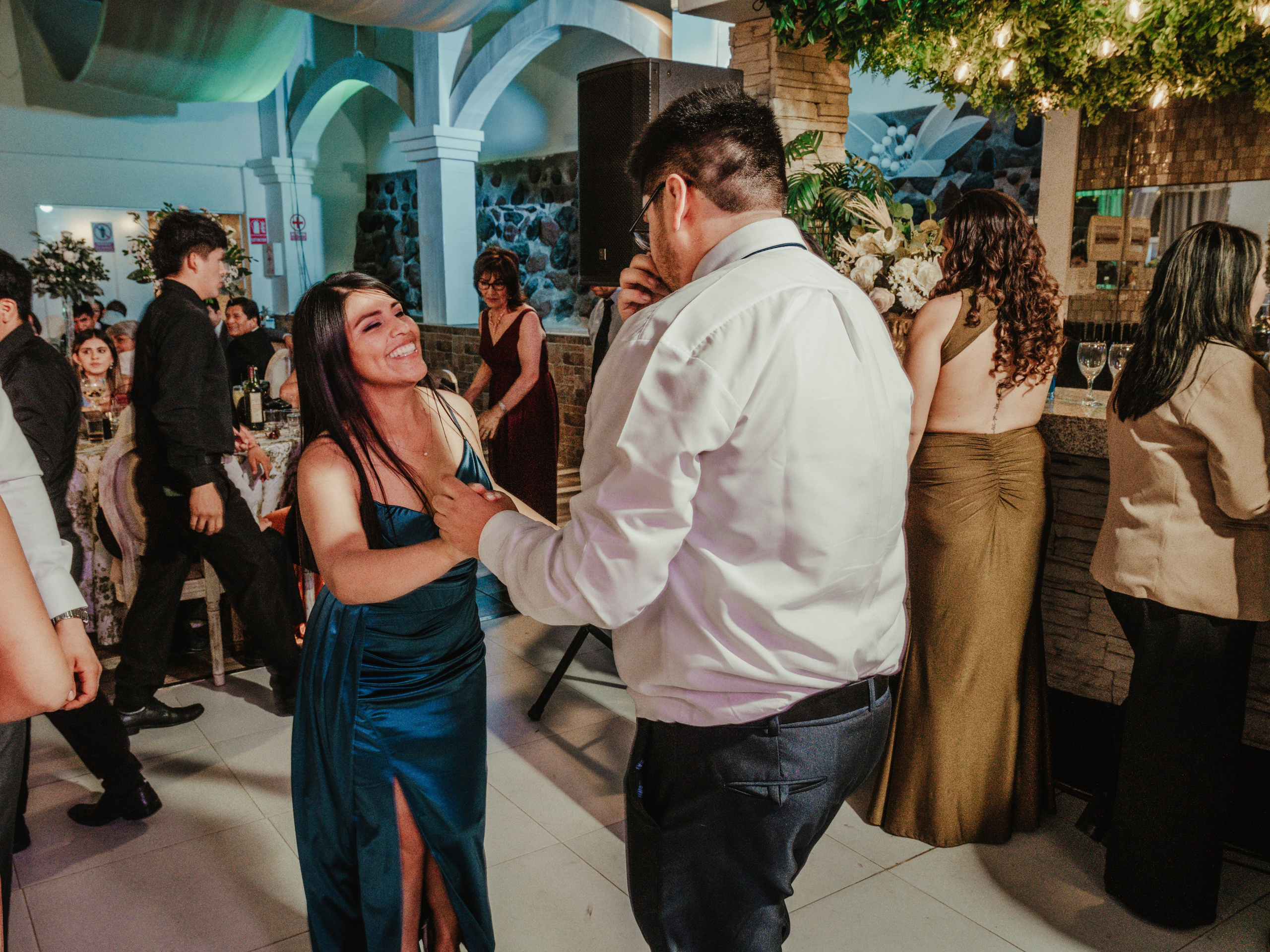 CARLA Y MARIO BODA RELIGIOSA. Studio KVTA | Fotografía y Video de Bodas en Arequipa