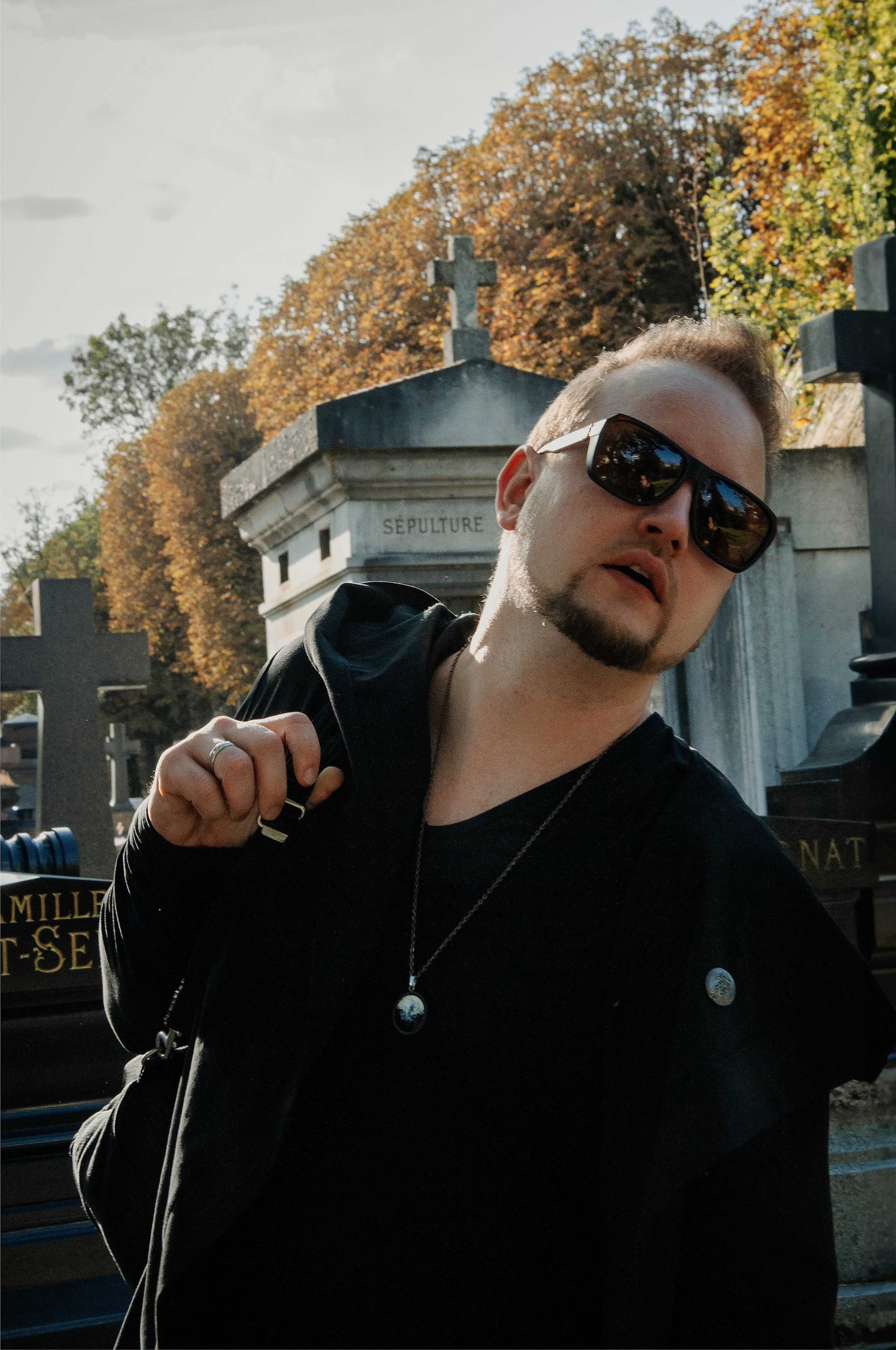 Фотосессия на Пер-Лашез. Фотограф в Париже Полина Осипова