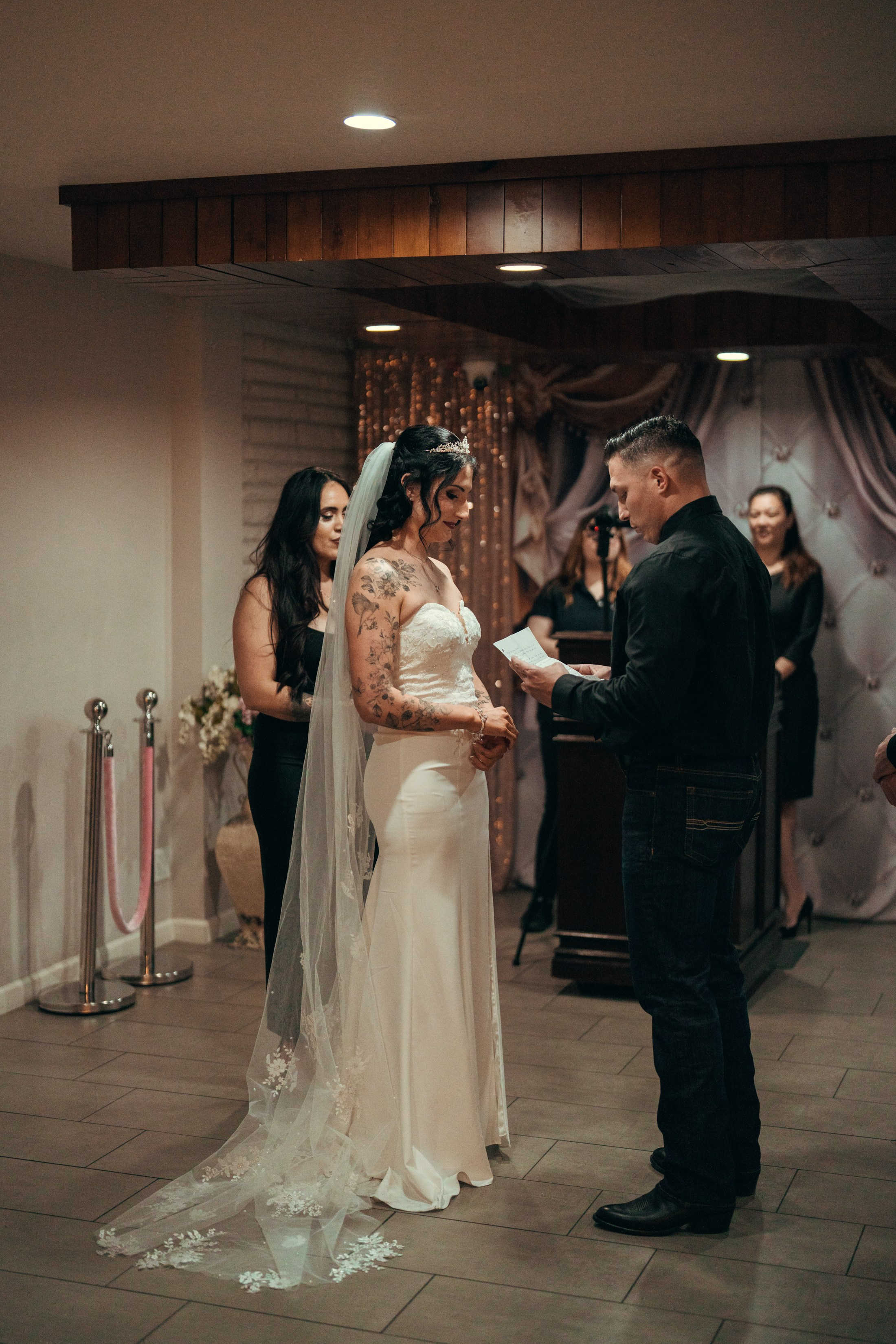 Krystina&Raymond. Wedding & elopement photographer Viktoriya Kravtsov. Las Vegas