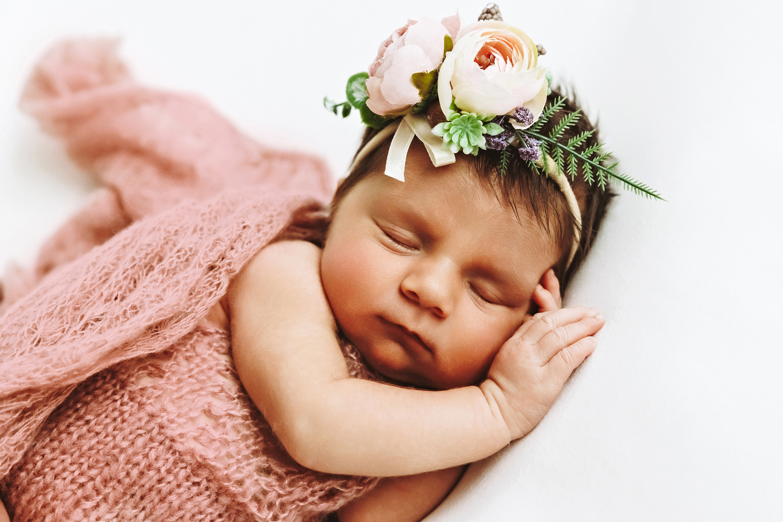 ПРОФЕСИОНАЛНА ФОТОСЕСИЯ newborn. Фотограф Ирина Йотова