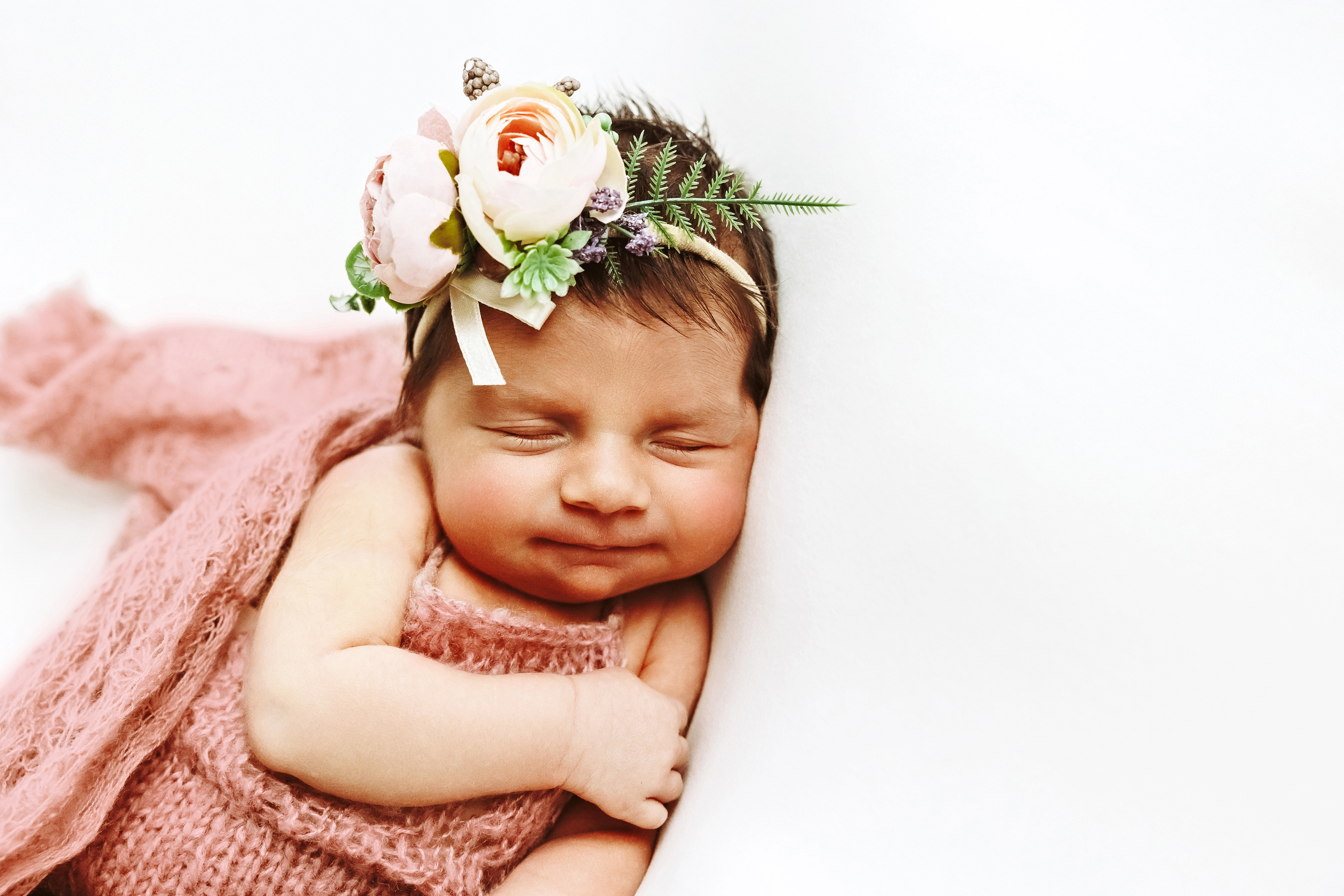 ПРОФЕСИОНАЛНА ФОТОСЕСИЯ newborn. Фотограф Ирина Йотова