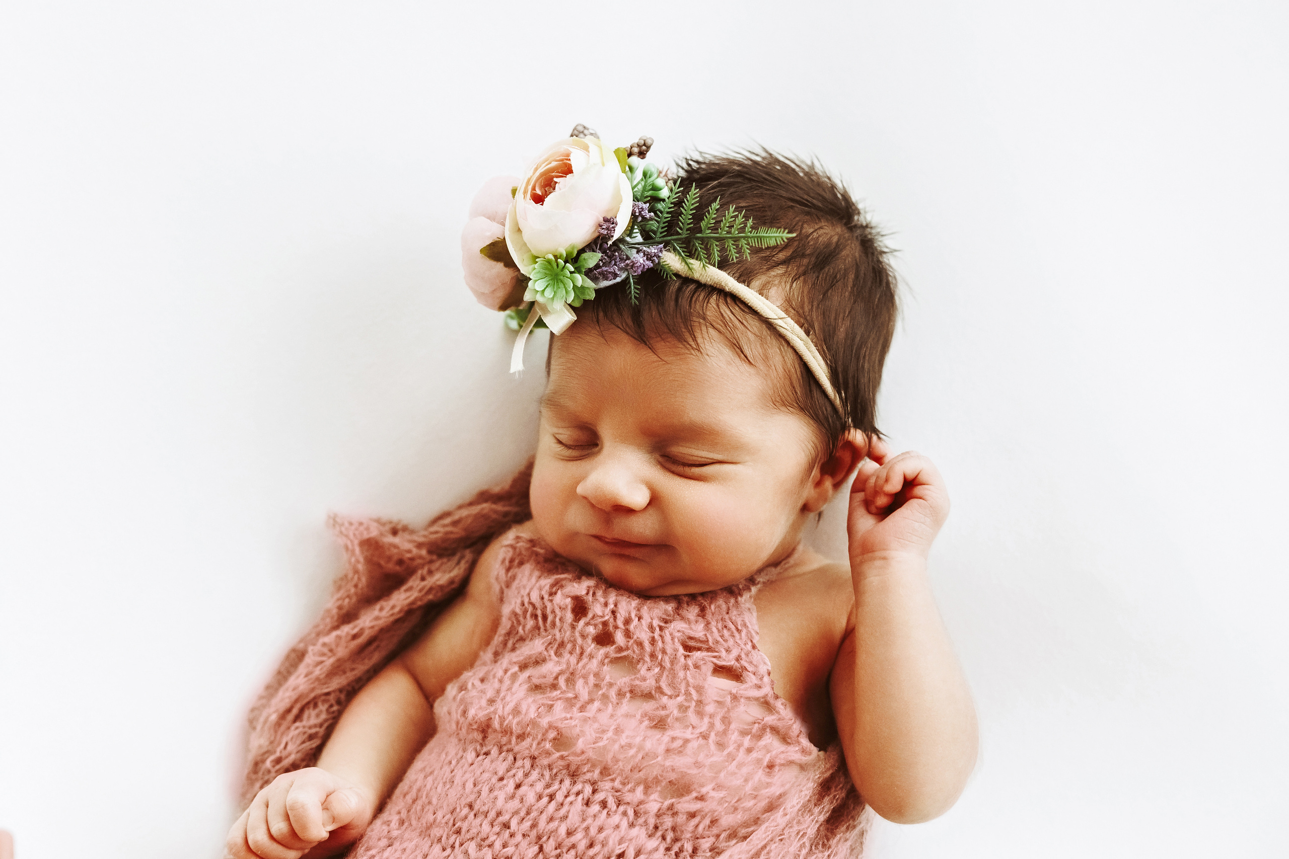 ПРОФЕСИОНАЛНА ФОТОСЕСИЯ newborn. Фотограф Ирина Йотова