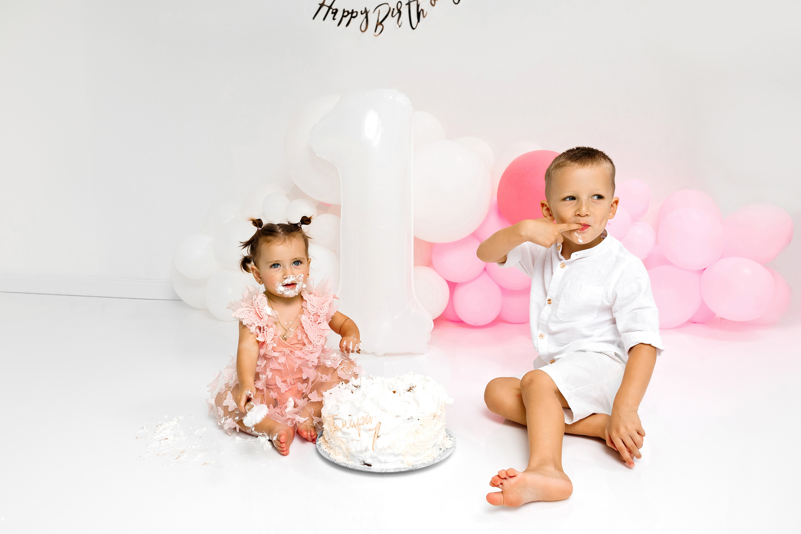 Smash Cake. Фотограф Ирина Йотова