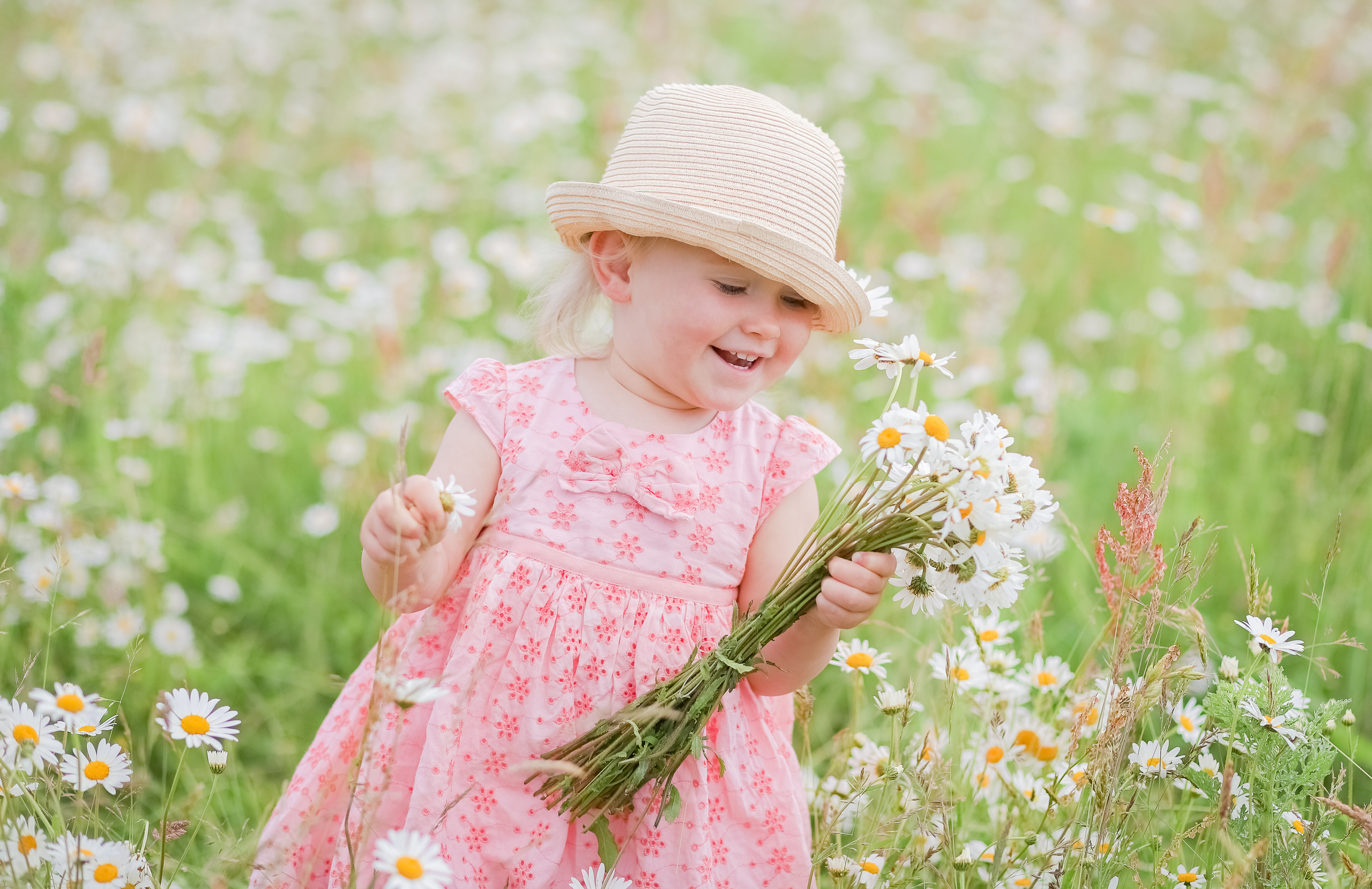 Daisies. Family & children’s photographer in Herts & West London Iryna Blair