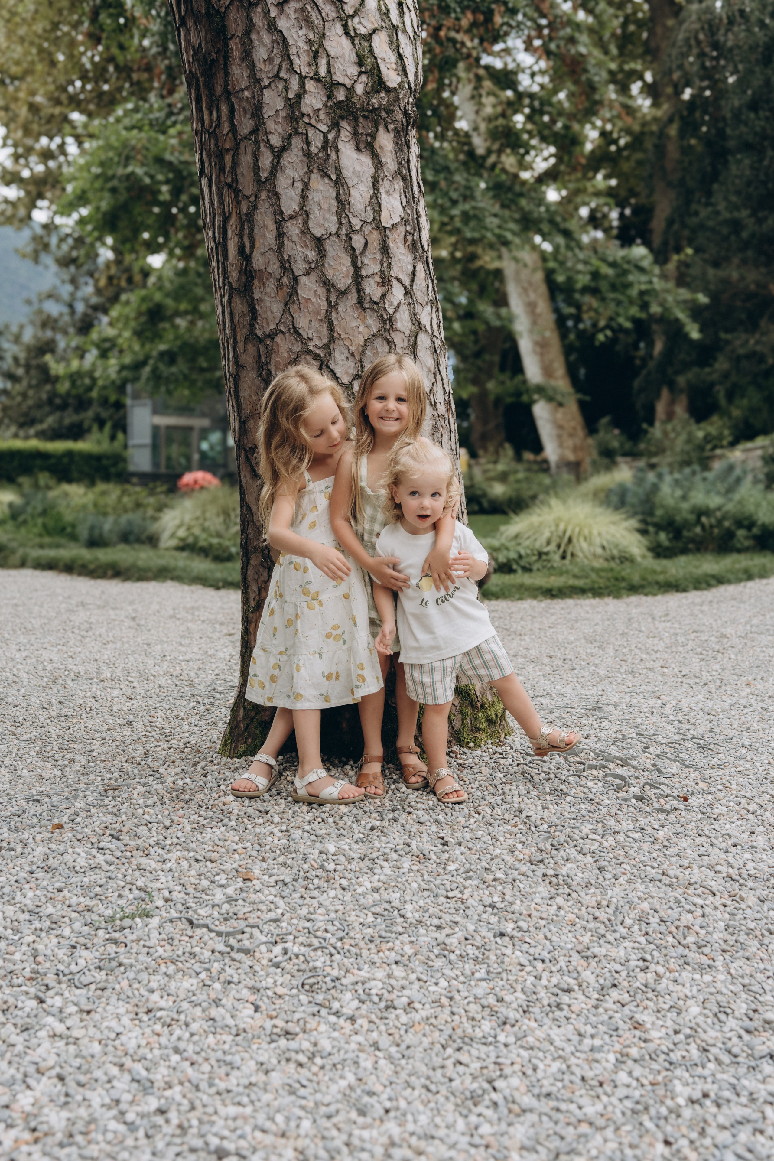 Family moments in Como Lake. PHOTOGRAPHER IN ITALY