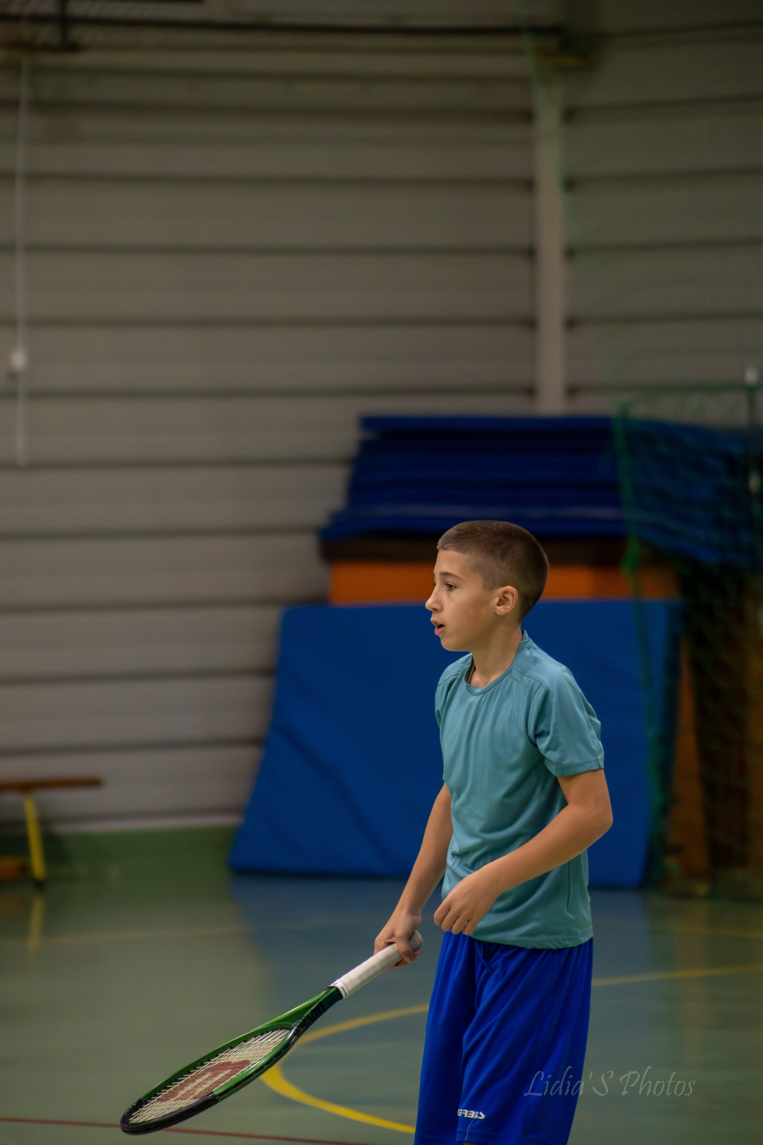 Turneu tenis de camp în sală. Fotograf. Lucrez cu oameni, produse și spații. Portret și fotografie creativă. Bacău, România. Lidia Savinoiu