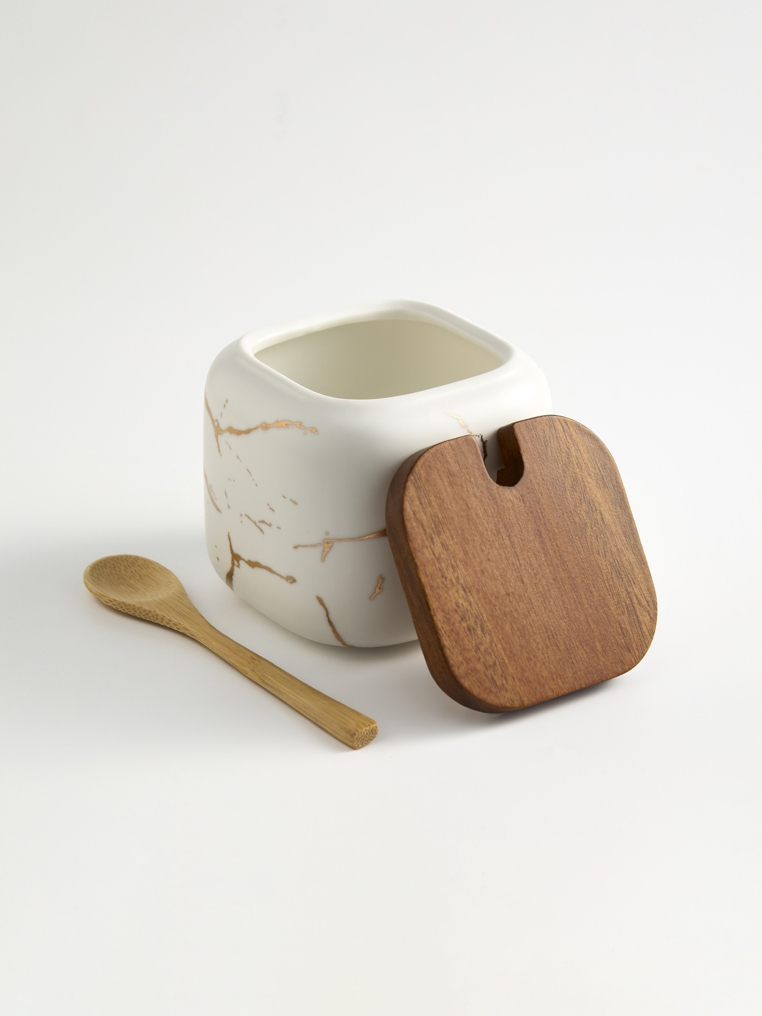 Кухня. Предметная фотосъемка в Алматы. Студия фото и видео съемки товаров