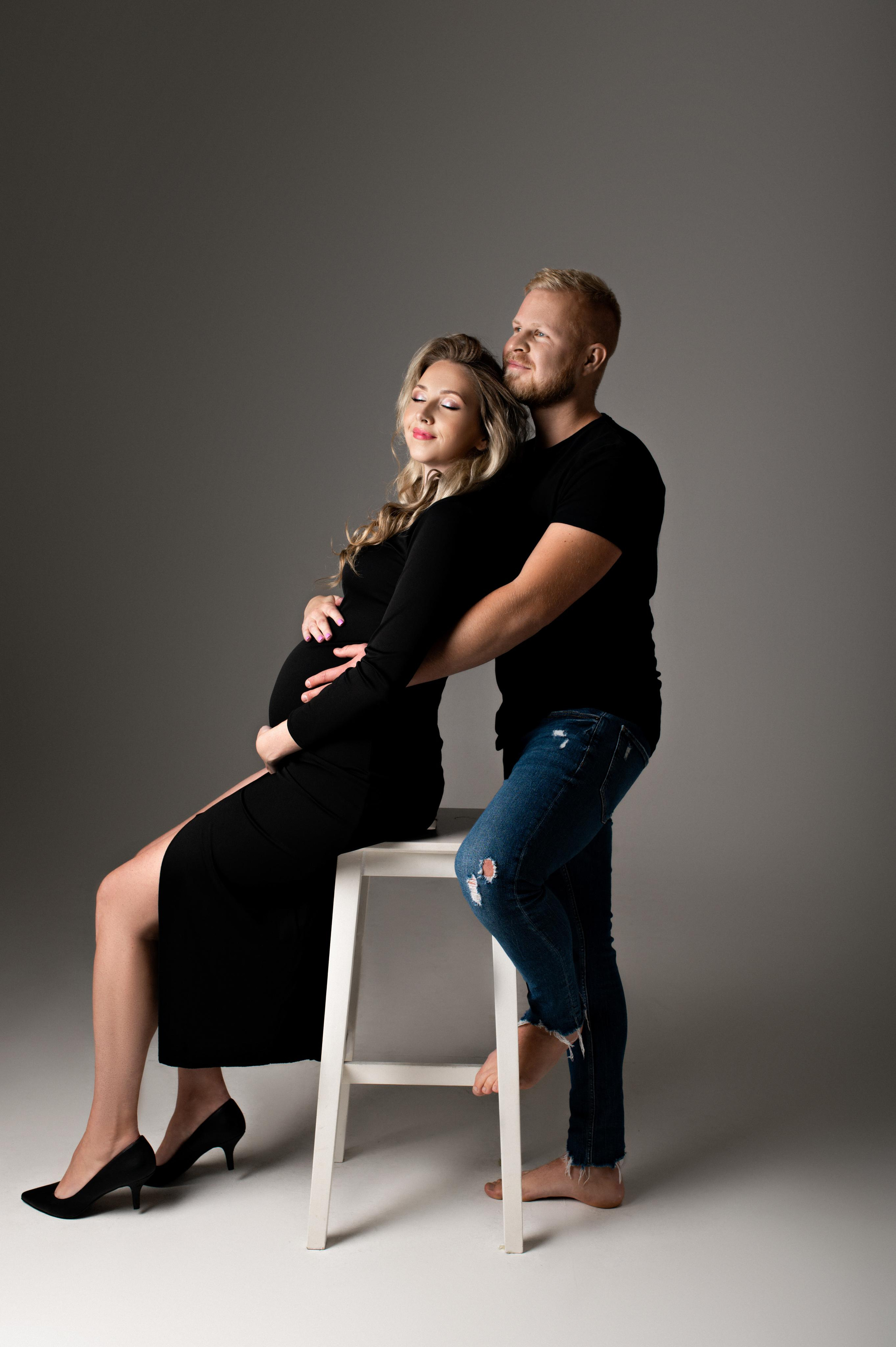 Lucia & Adam. Krása tehotenstva v objektíve — Maria Milosovic, tehotenská fotografka