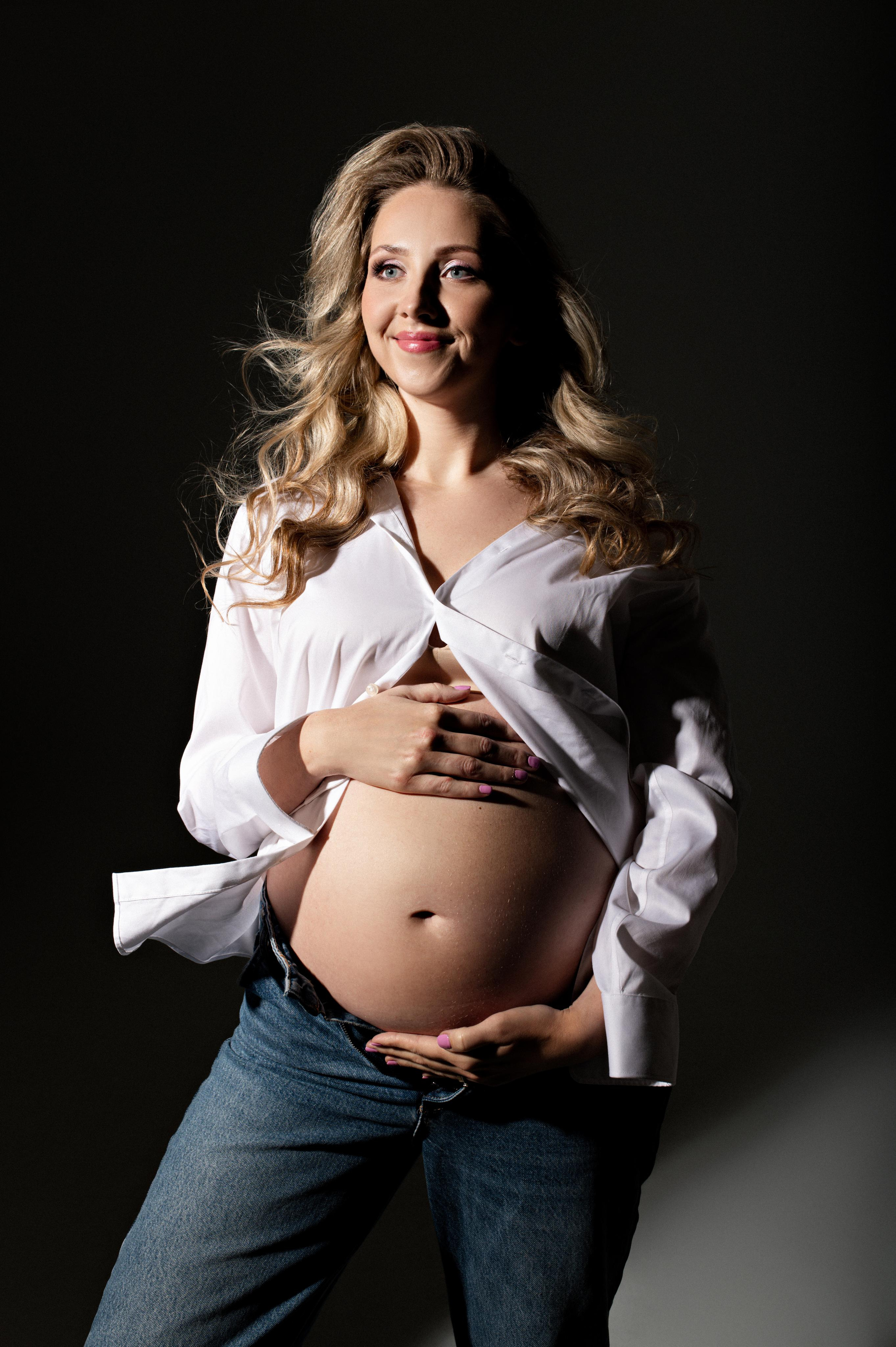 Lucia & Adam. Krása tehotenstva v objektíve — Maria Milosovic, tehotenská fotografka