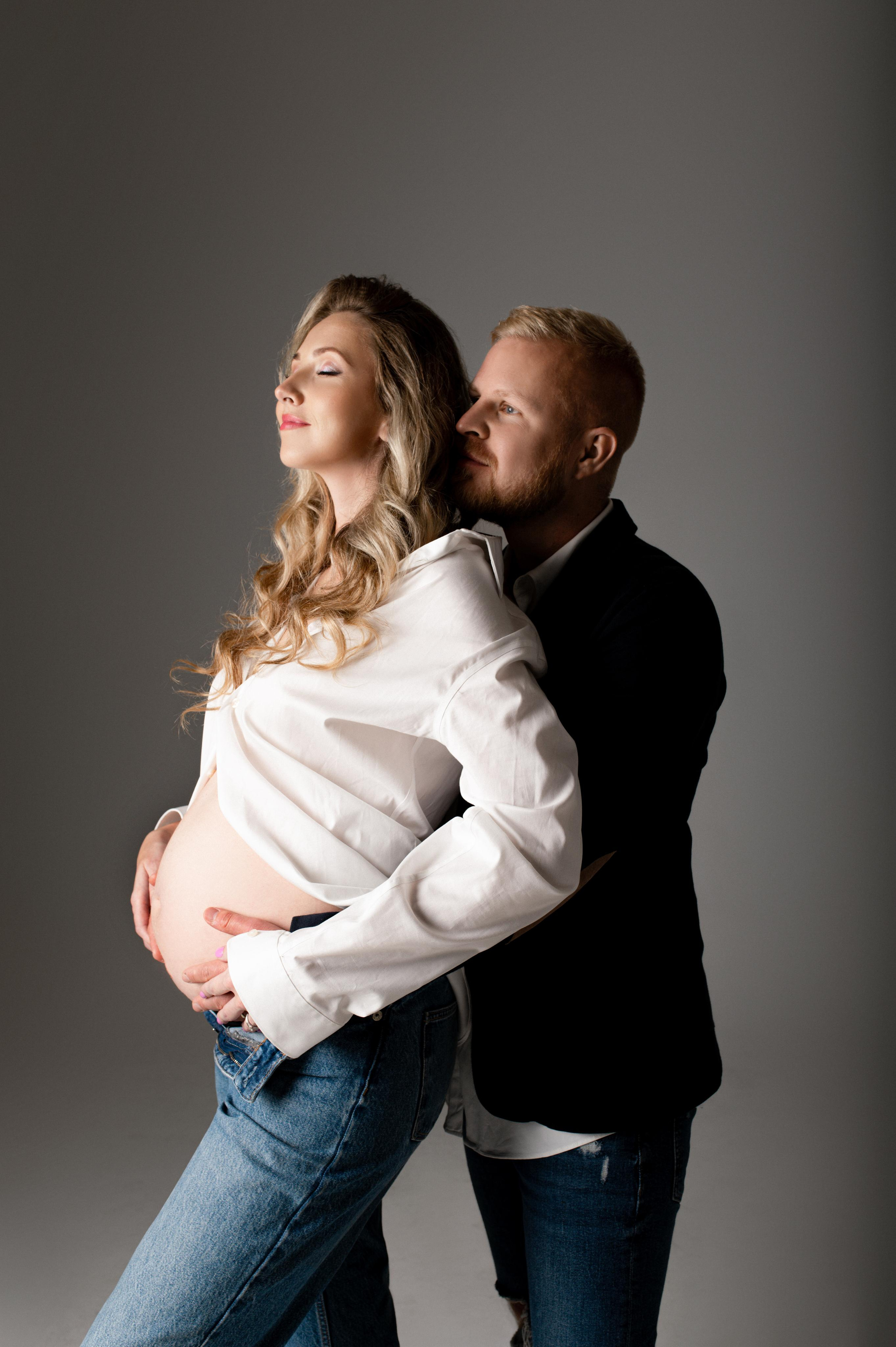 Lucia & Adam. Krása tehotenstva v objektíve — Maria Milosovic, tehotenská fotografka