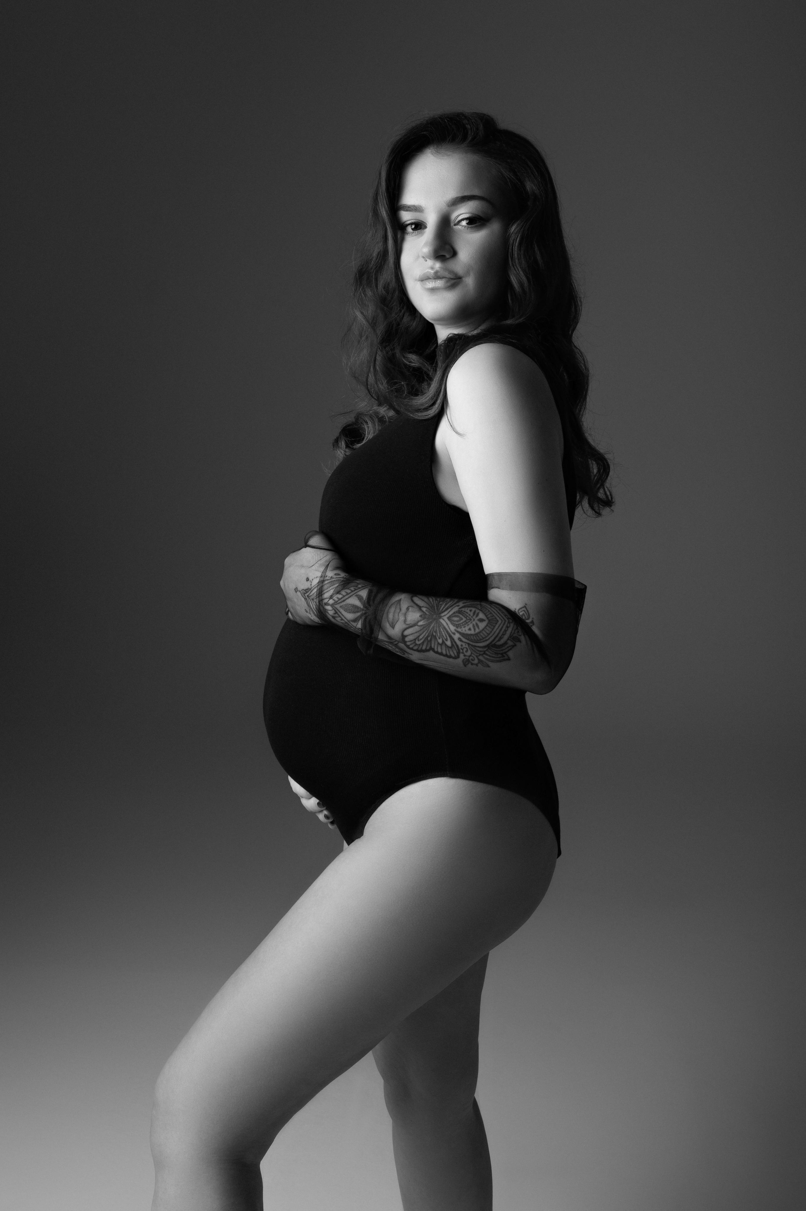 Laura. Krása tehotenstva v objektíve — Maria Milosovic, tehotenská fotografka