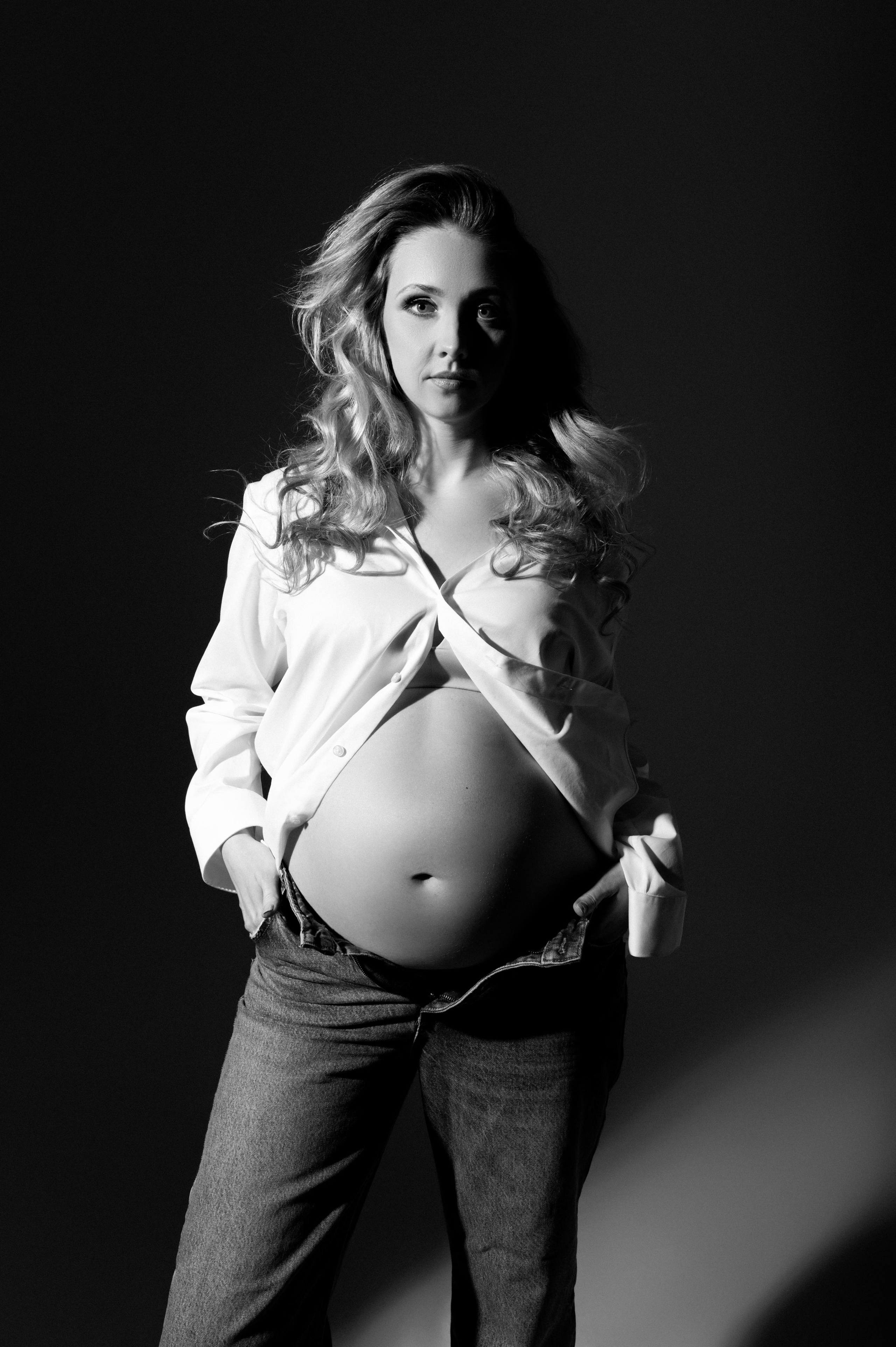 Lucia & Adam. Krása tehotenstva v objektíve — Maria Milosovic, tehotenská fotografka