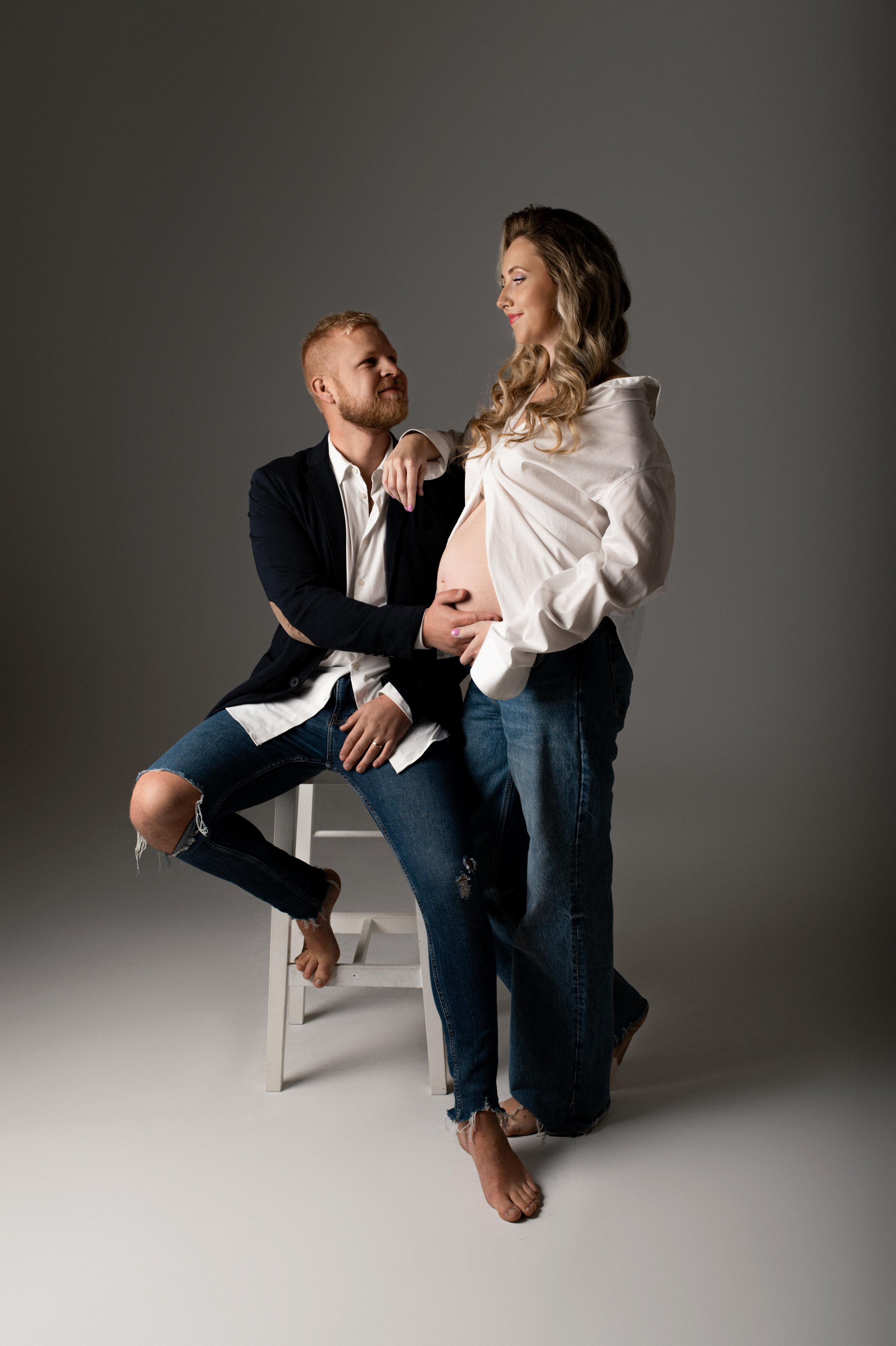 Lucia & Adam. Krása tehotenstva v objektíve — Maria Milosovic, tehotenská fotografka