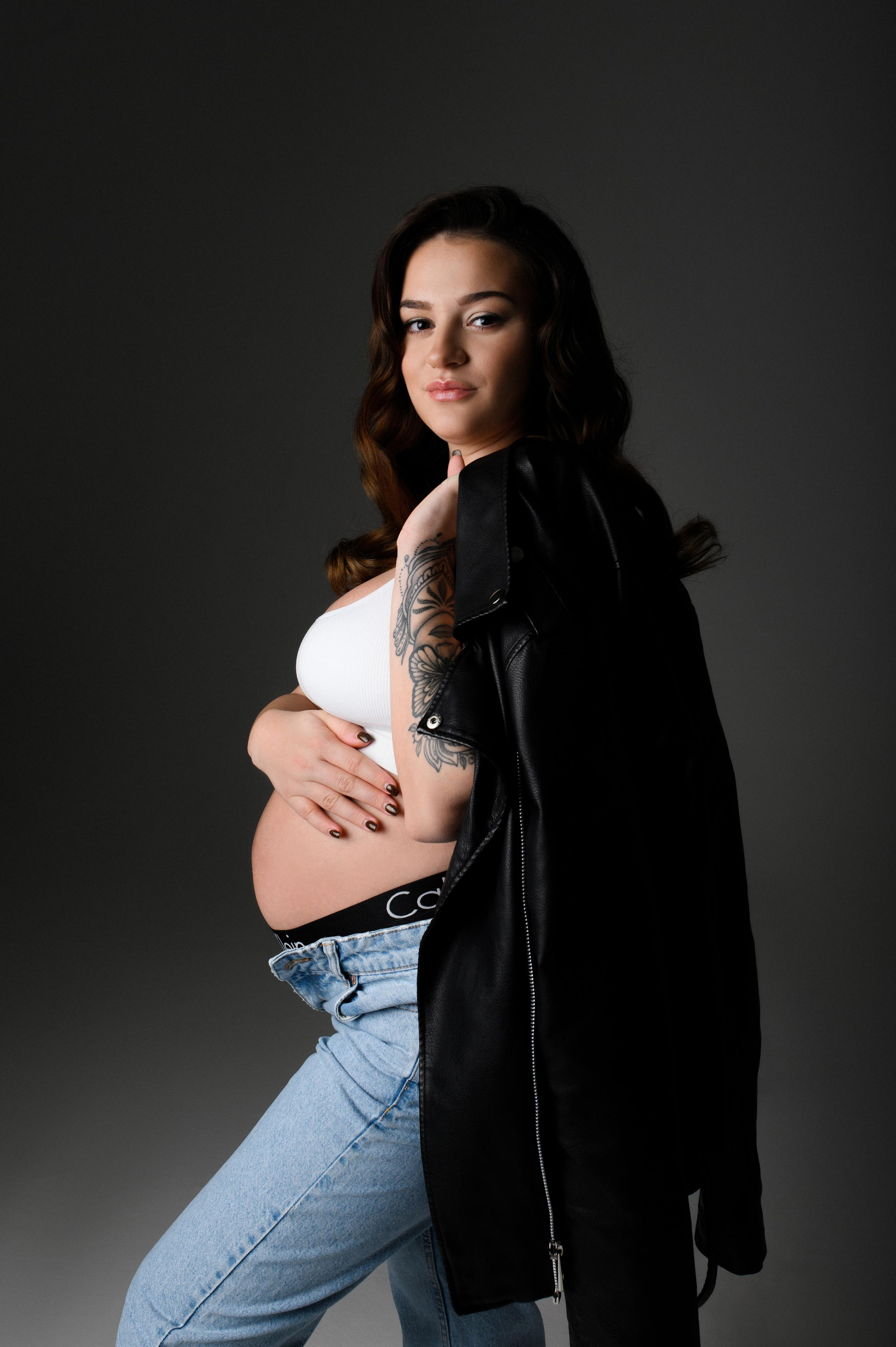 Laura. Krása tehotenstva v objektíve — Maria Milosovic, tehotenská fotografka