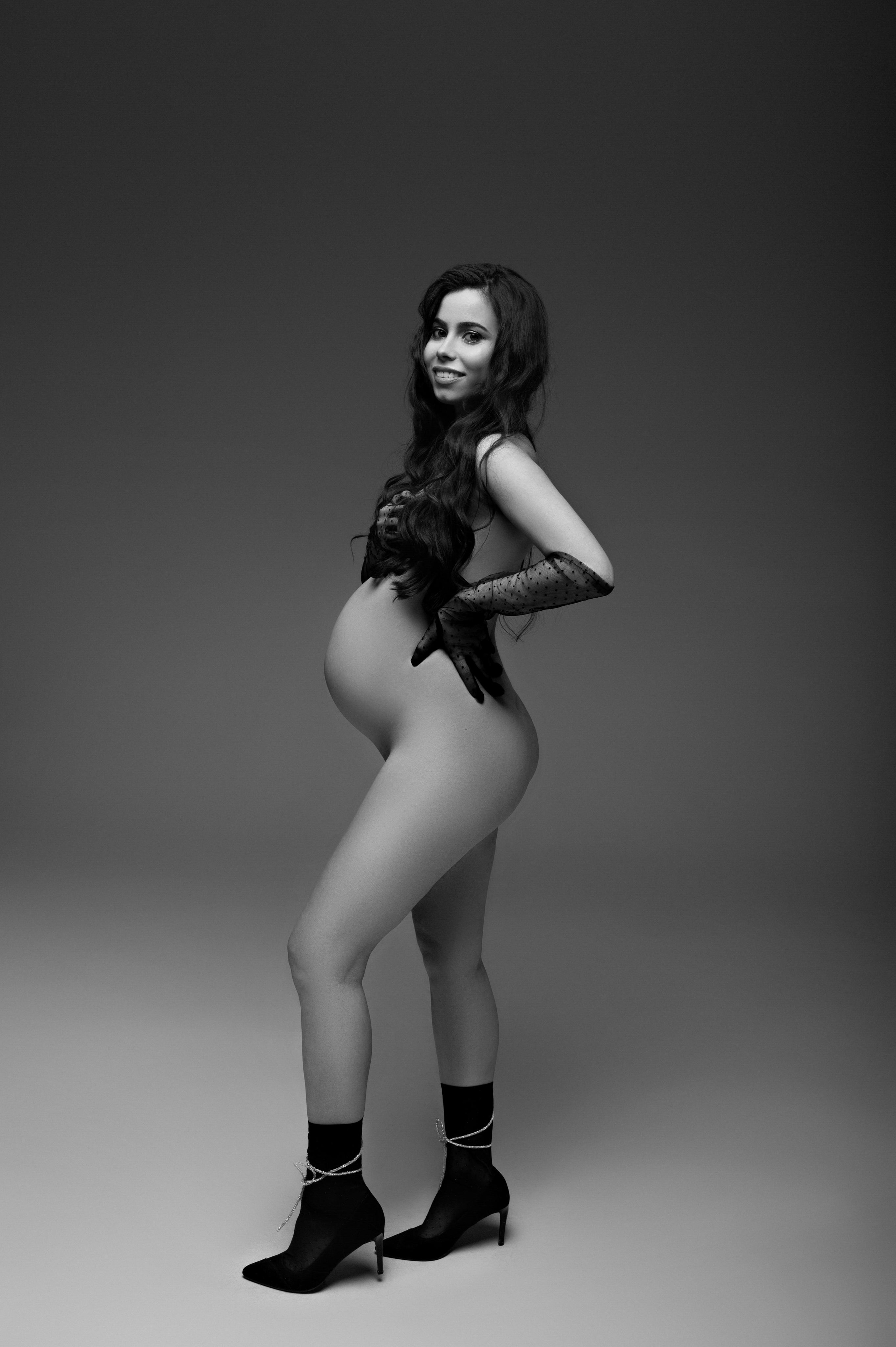 Ivana. Krása tehotenstva v objektíve — Maria Milosovic, tehotenská fotografka