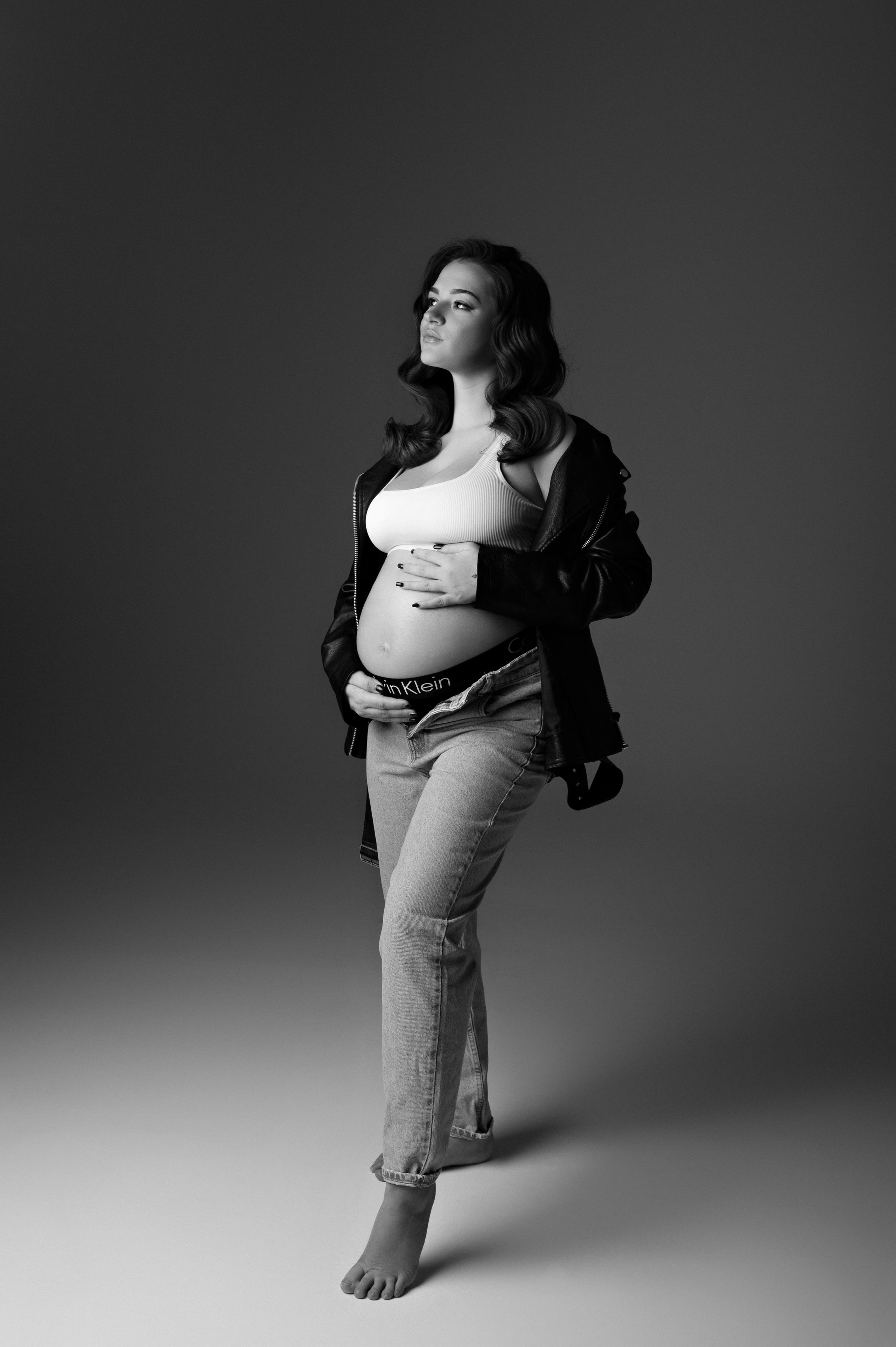 Laura. Krása tehotenstva v objektíve — Maria Milosovic, tehotenská fotografka