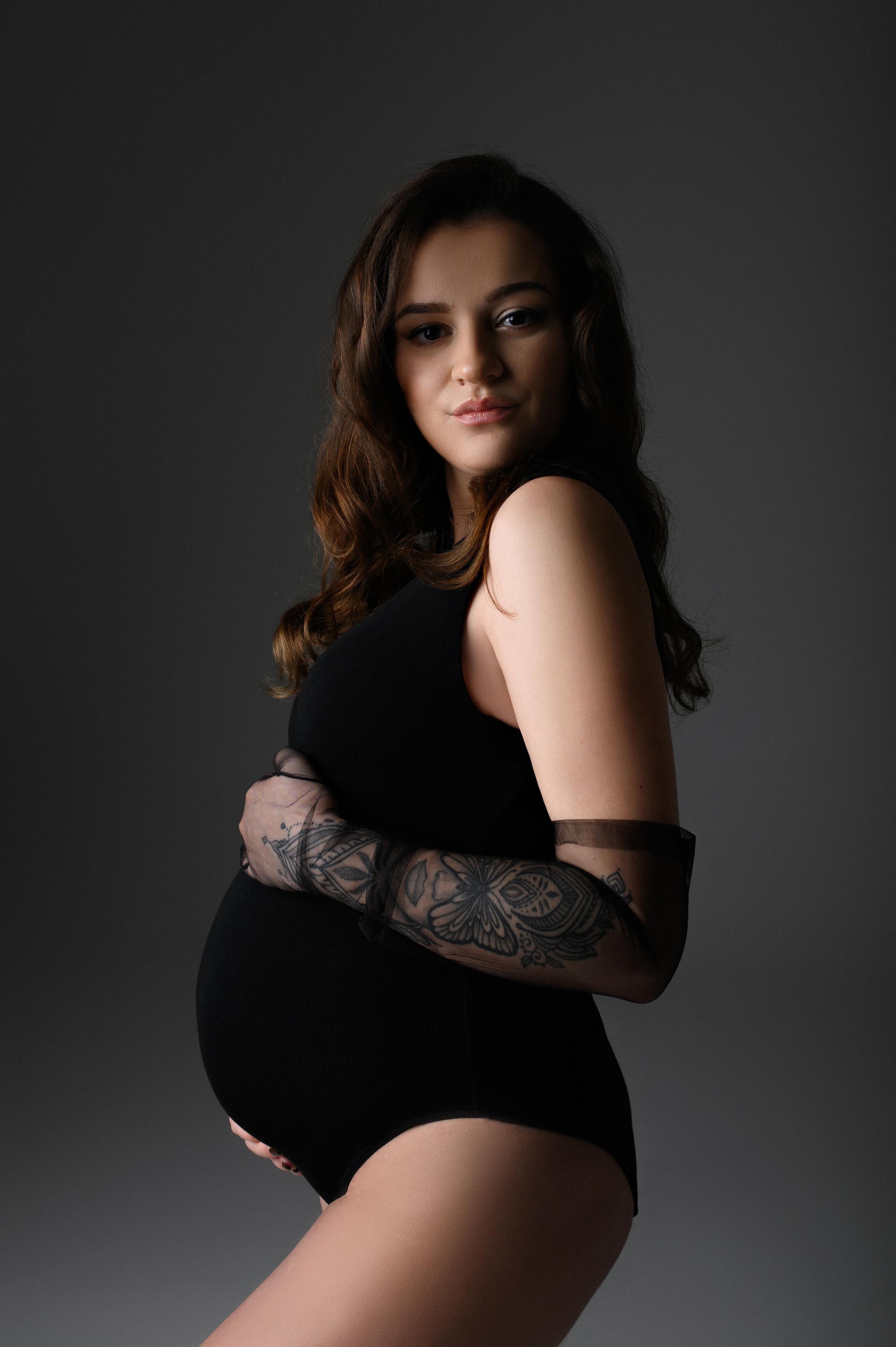 Laura. Krása tehotenstva v objektíve — Maria Milosovic, tehotenská fotografka