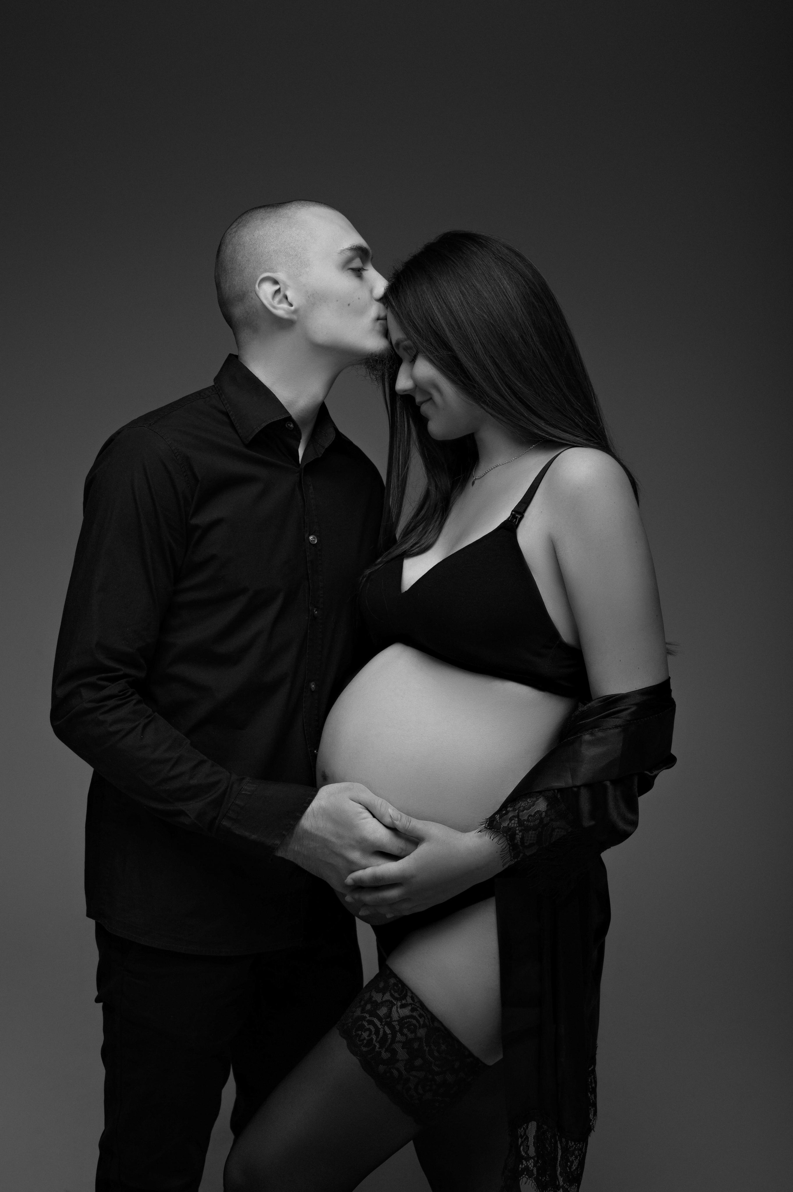 Laura & Viktor. Krása tehotenstva v objektíve — Maria Milosovic, tehotenská fotografka