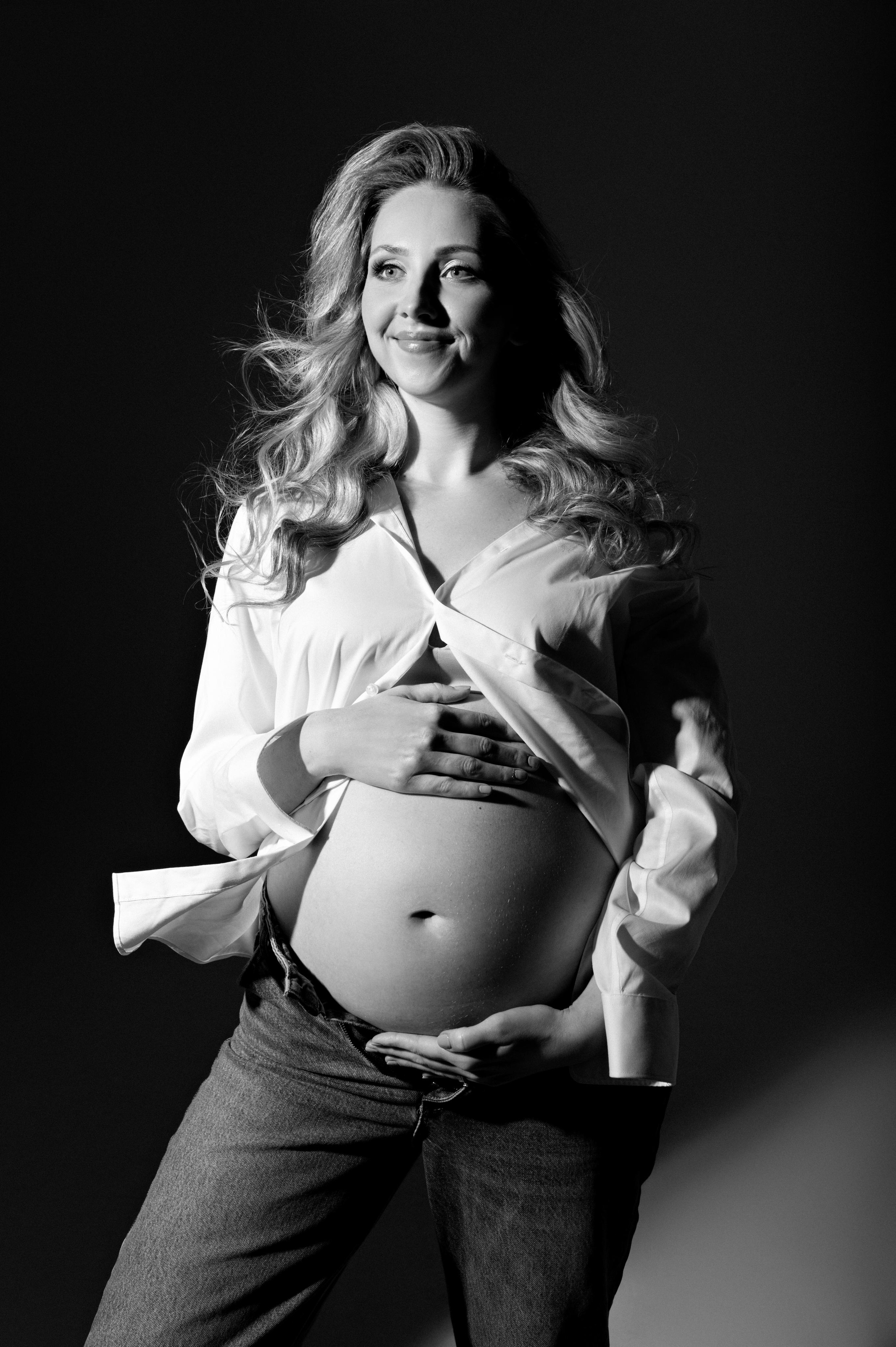 Lucia & Adam. Krása tehotenstva v objektíve — Maria Milosovic, tehotenská fotografka