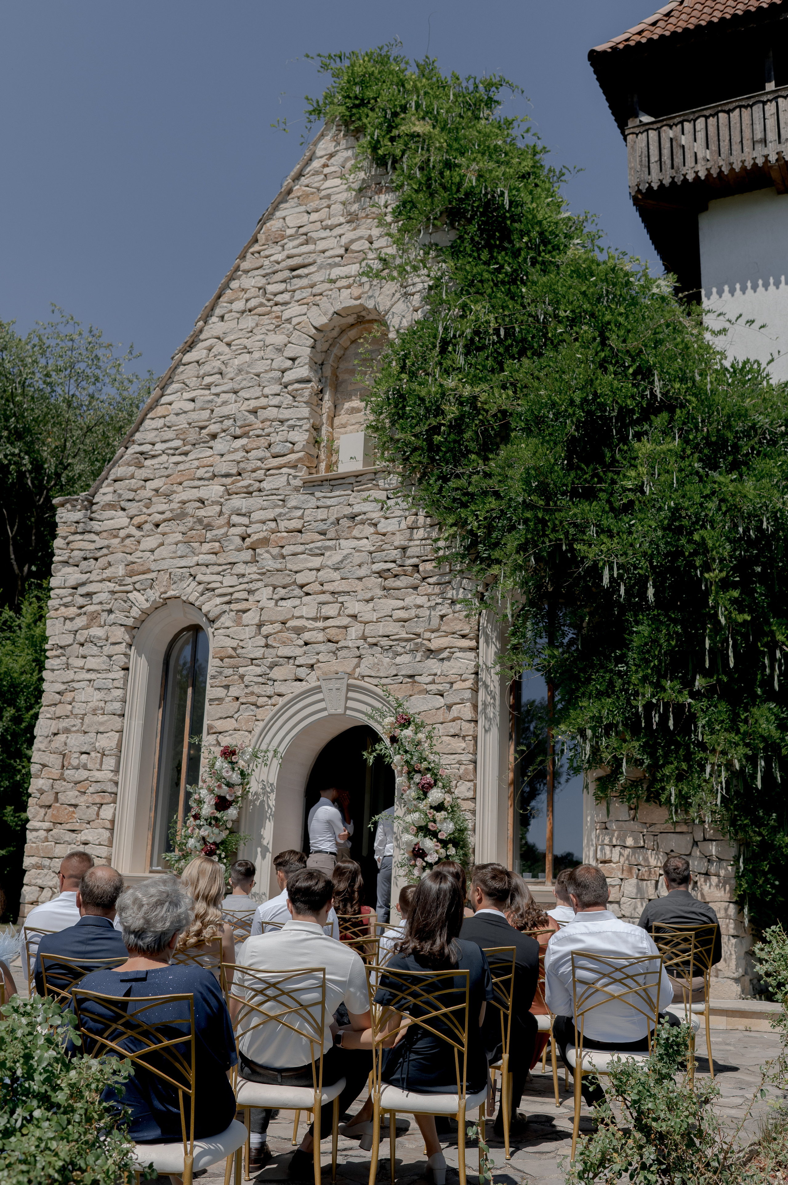 Cluj Wedding at Sungarden Resort. Fairytale wedding in Romania. Wedding photographer and videographer based in Timisoara, Romania