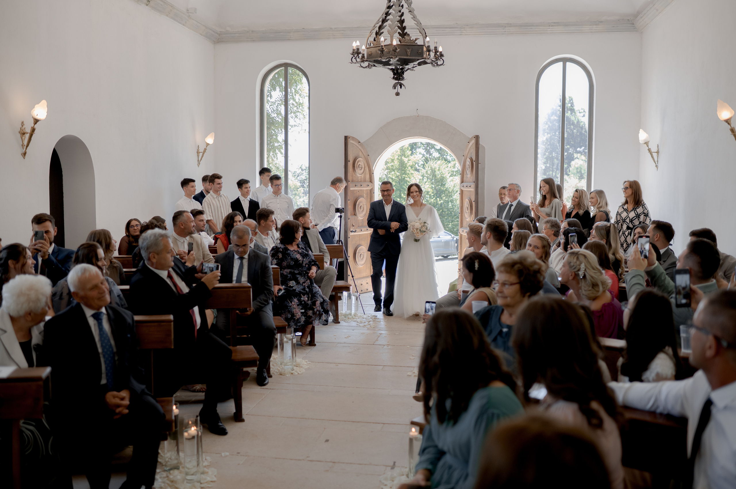 Cluj Wedding at Sungarden Resort. Fairytale wedding in Romania. Wedding photographer and videographer based in Timisoara, Romania